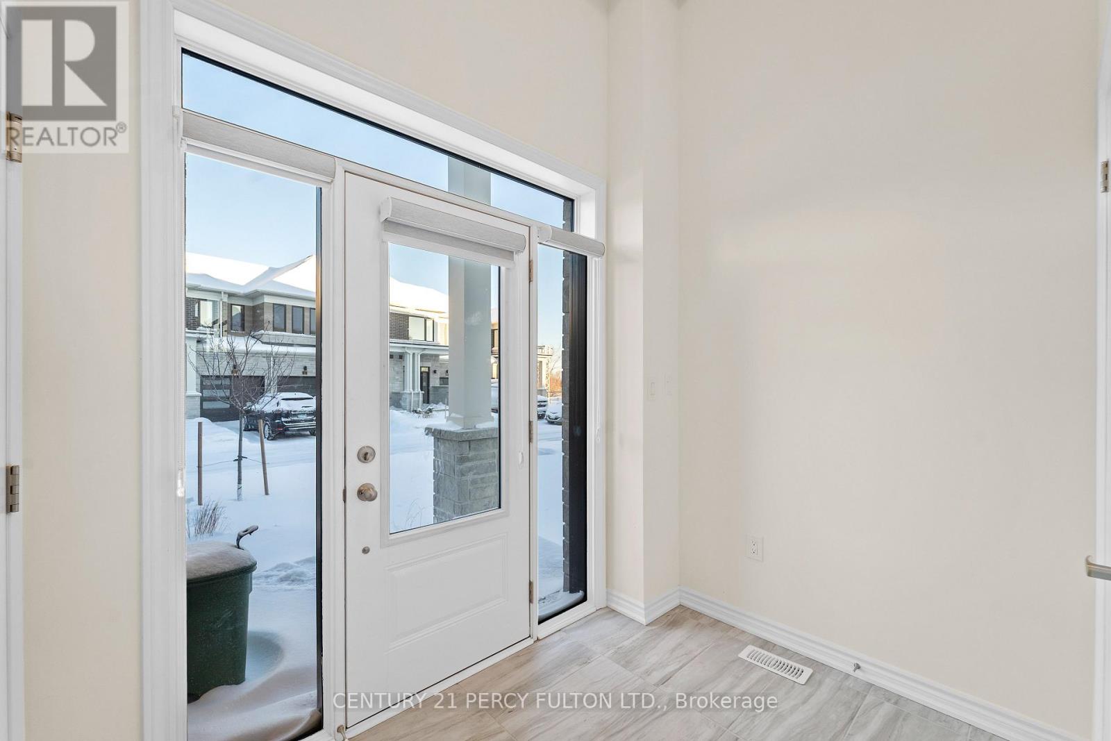 Lindsay  & Eglington - 50 Hickey Lane E, Kawartha Lakes (Lindsay), Ontario  K9V 5V7 - Photo 3 - X12656370