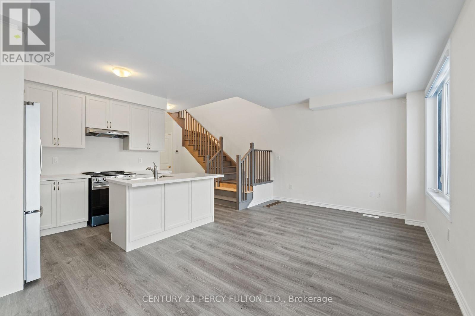 Lindsay  & Eglington - 50 Hickey Lane E, Kawartha Lakes (Lindsay), Ontario  K9V 5V7 - Photo 6 - X12656370