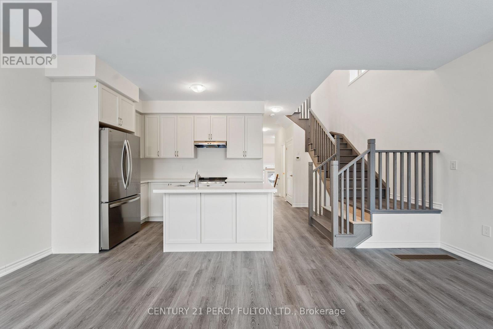 Lindsay  & Eglington - 50 Hickey Lane E, Kawartha Lakes (Lindsay), Ontario  K9V 5V7 - Photo 7 - X12656370