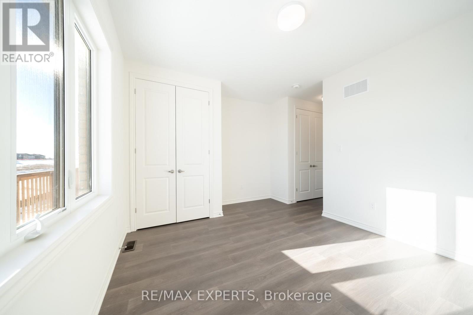 #main - 54 Debois Street, Kawartha Lakes (Lindsay), Ontario  K9V 0S5 - Photo 10 - X12656436