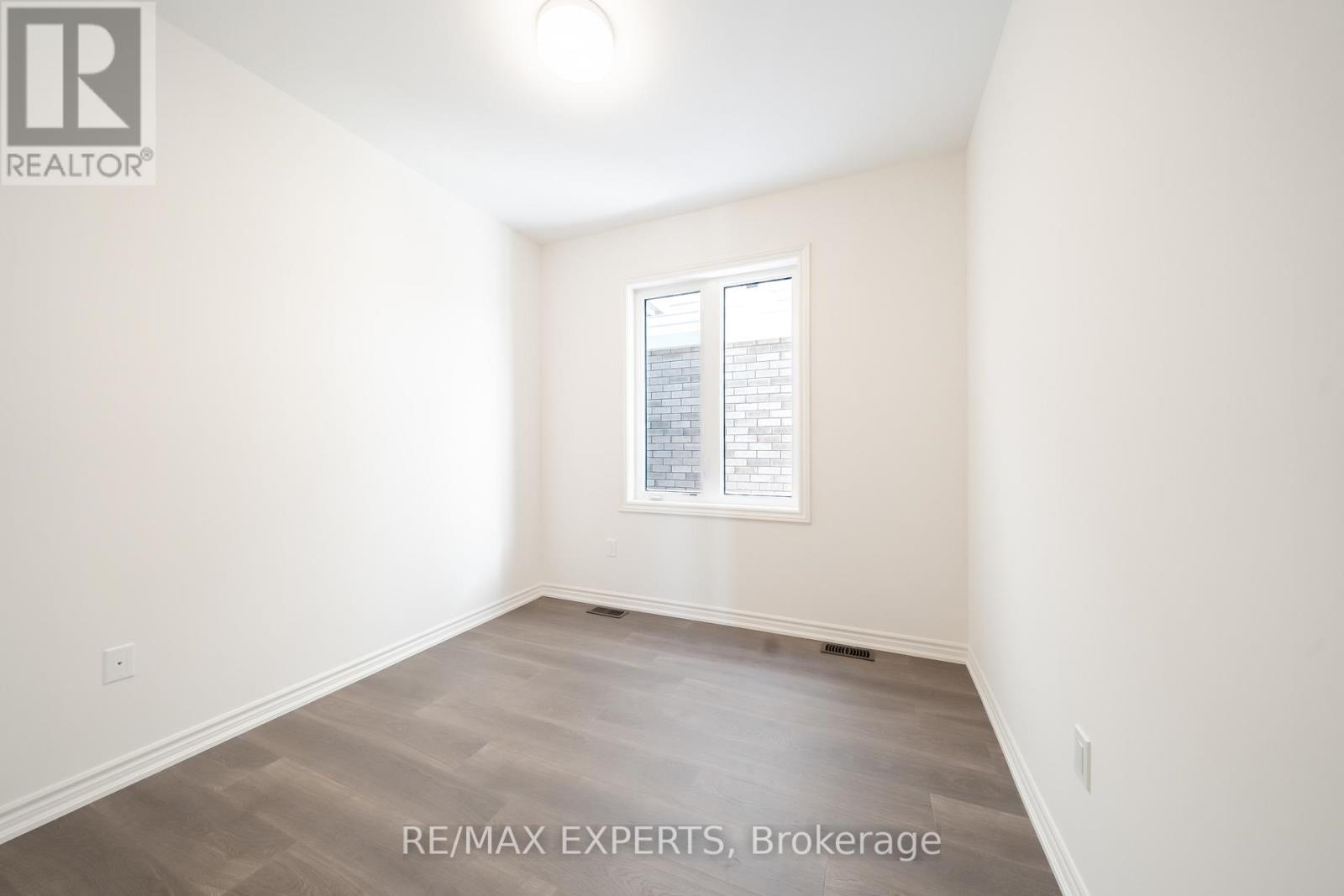 #main - 54 Debois Street, Kawartha Lakes (Lindsay), Ontario  K9V 0S5 - Photo 14 - X12656436