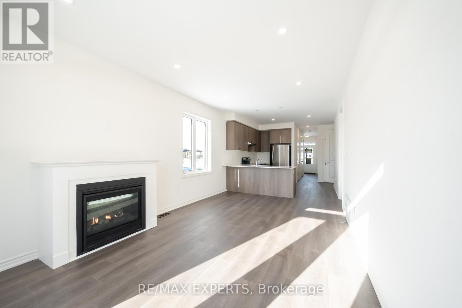 #main - 54 Debois Street, Kawartha Lakes (Lindsay), Ontario  K9V 0S5 - Photo 7 - X12656436