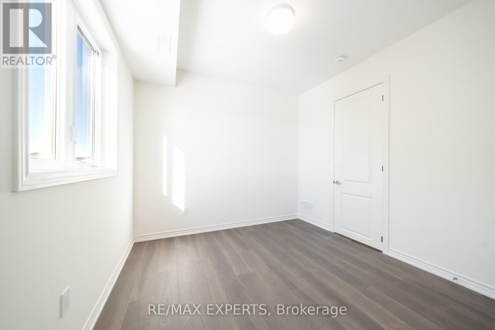 #2nd Flr - 54 Debois Street, Kawartha Lakes (Lindsay), Ontario  K9V 0S5 - Photo 21 - X12656446