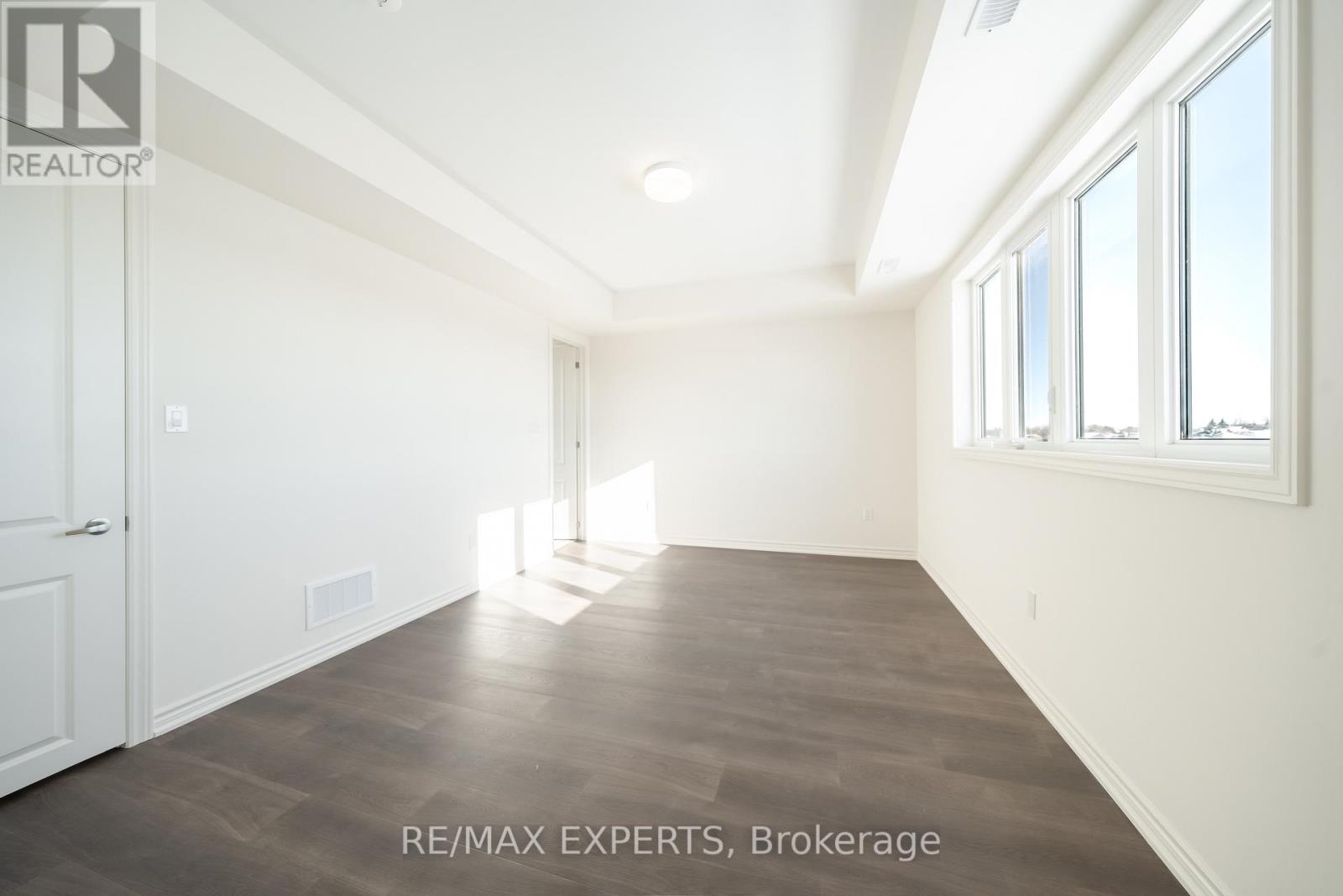 #2nd Flr - 54 Debois Street, Kawartha Lakes (Lindsay), Ontario  K9V 0S5 - Photo 23 - X12656446