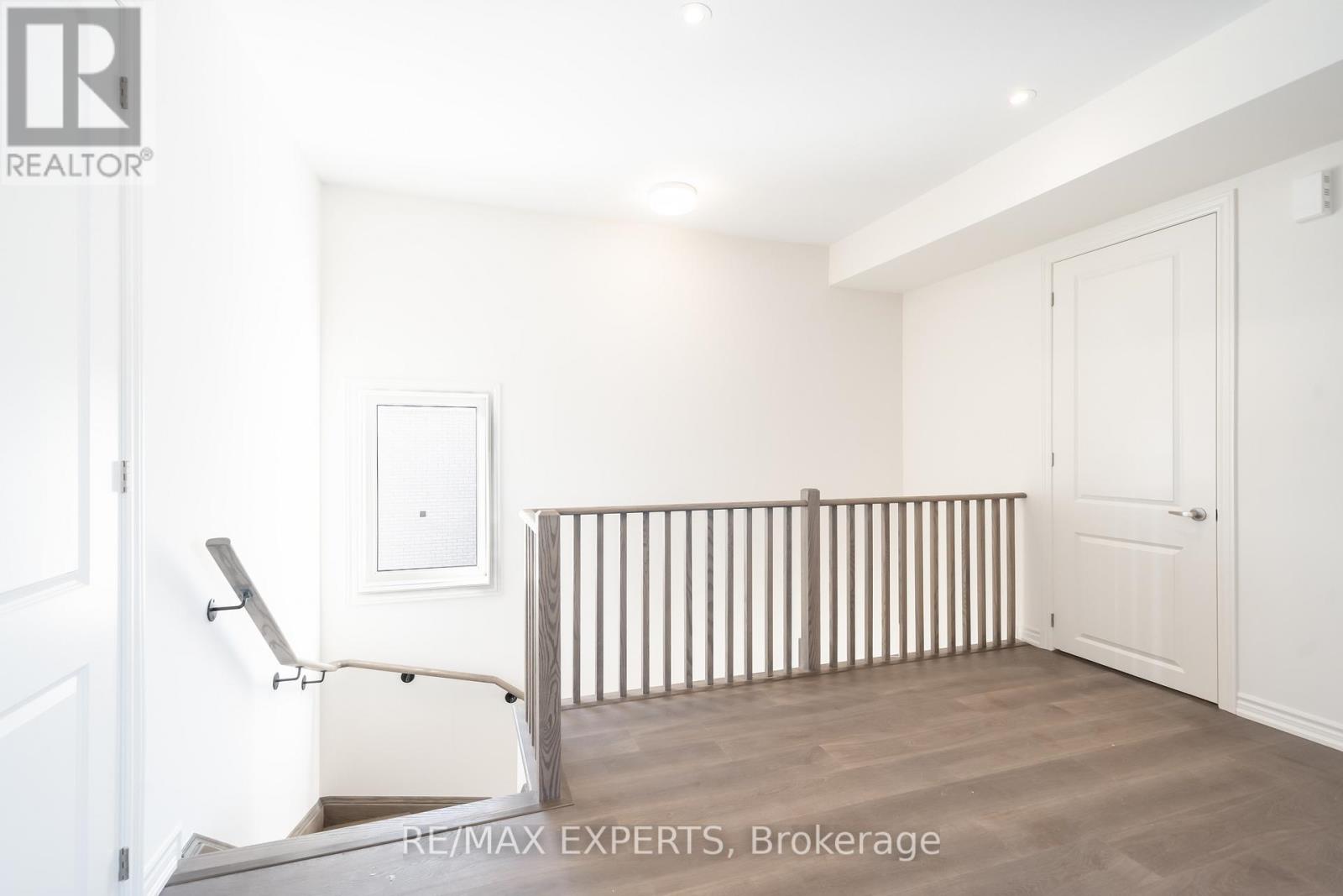 #2nd Flr - 54 Debois Street, Kawartha Lakes (Lindsay), Ontario  K9V 0S5 - Photo 3 - X12656446