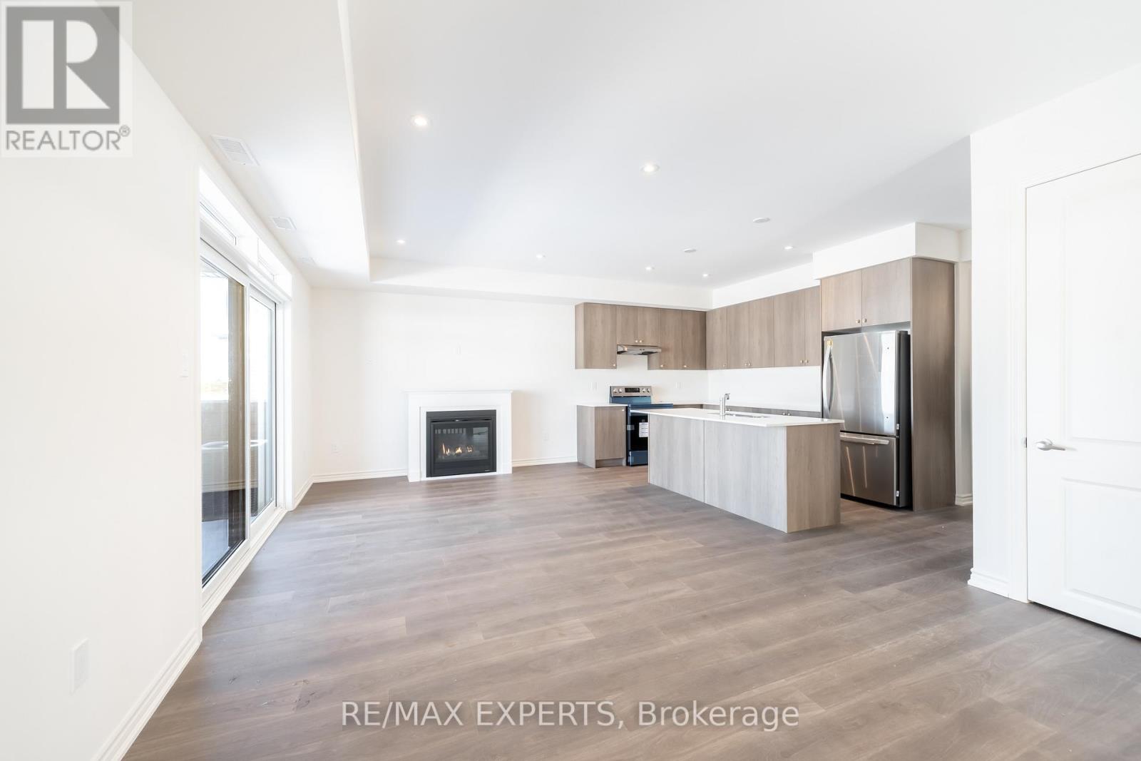 #2nd Flr - 54 Debois Street, Kawartha Lakes (Lindsay), Ontario  K9V 0S5 - Photo 4 - X12656446