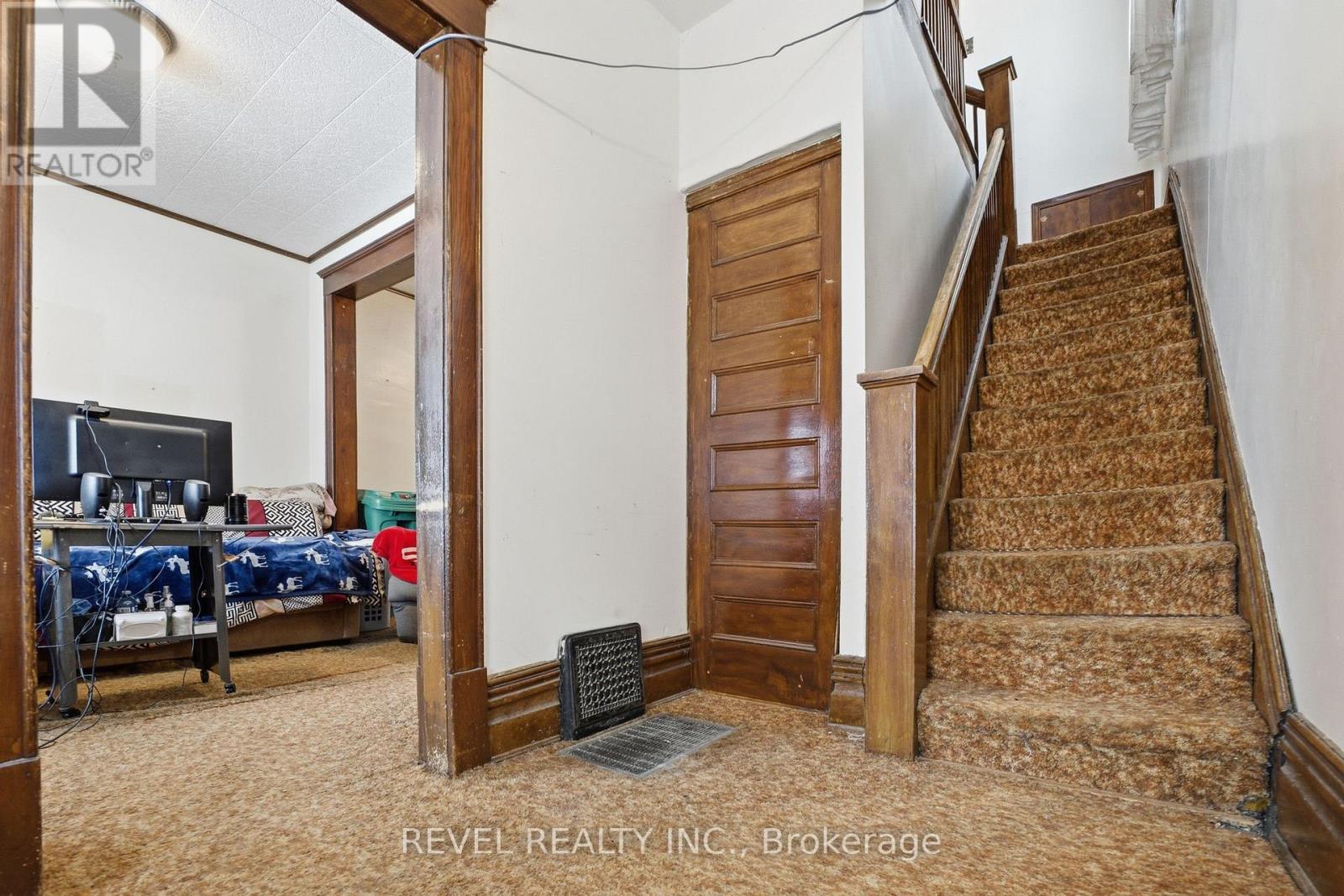 535 Park Street N, Peterborough (Town Ward 3), Ontario  K9H 4R6 - Photo 12 - X12657148