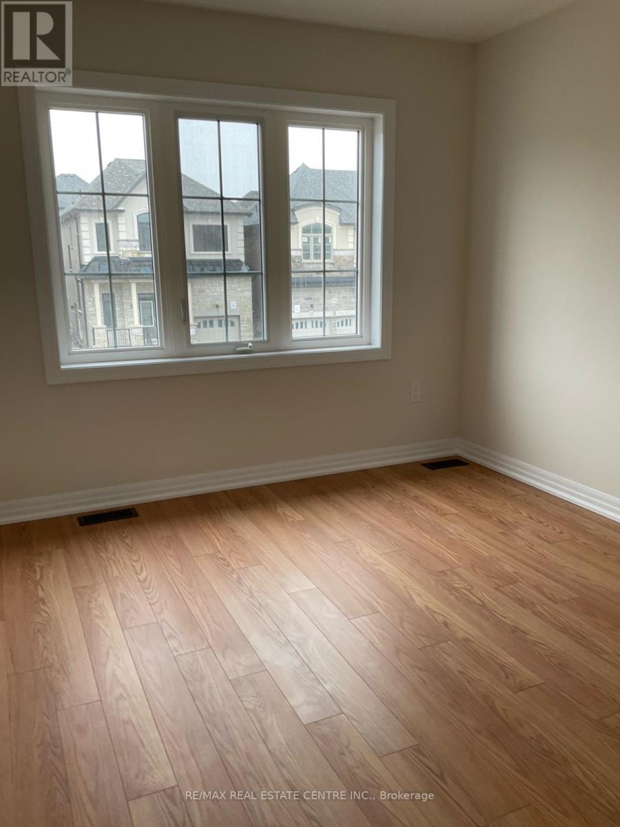 19 Northrop Avenue, Clarington (Newcastle), Ontario  L1B 1G9 - Photo 15 - E12659488