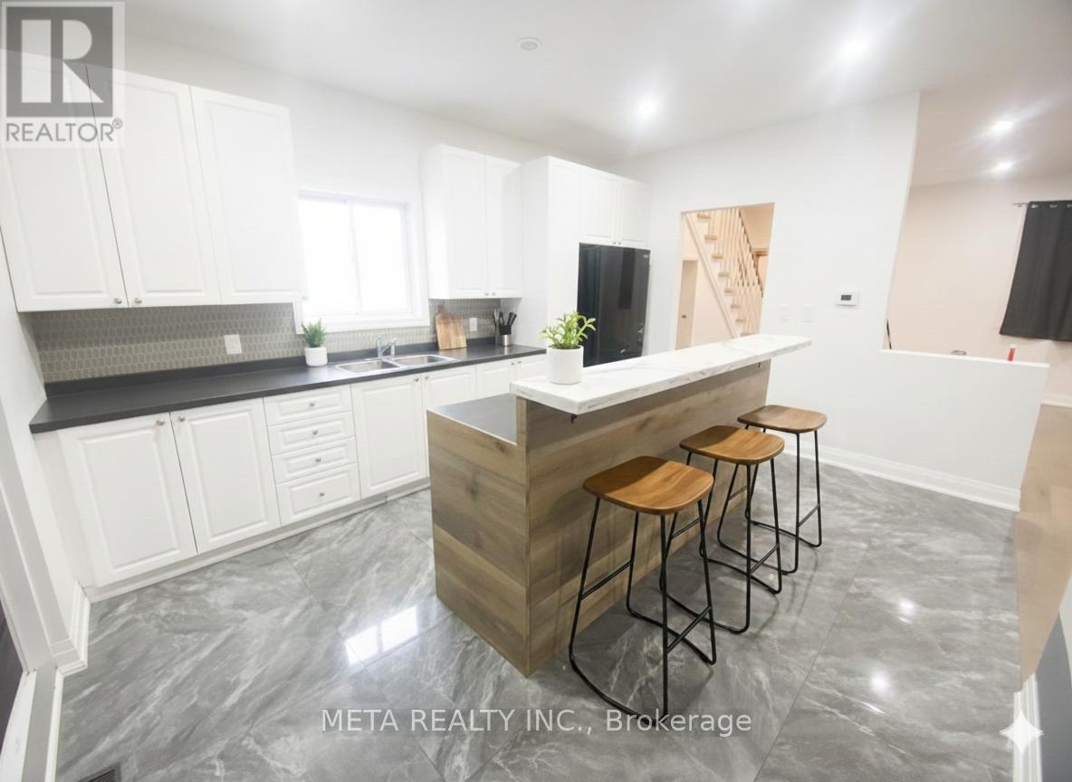 636 Union Street, Peterborough (Town Ward 3), Ontario  K9H 3V5 - Photo 4 - X12659916