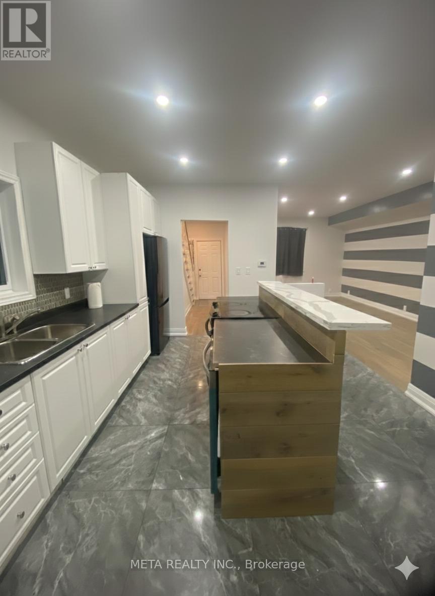 636 Union Street, Peterborough (Town Ward 3), Ontario  K9H 3V5 - Photo 6 - X12659916