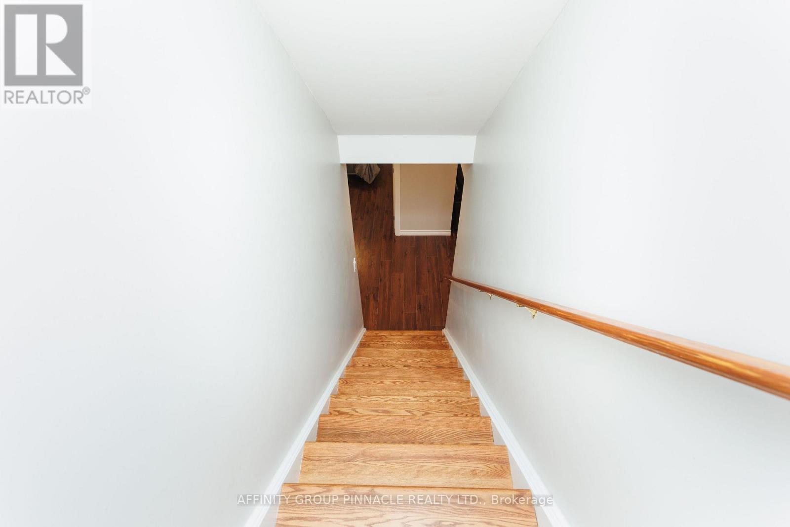 8 Horton Place, Kawartha Lakes (Lindsay), Ontario  K9V 0C2 - Photo 33 - X12661864