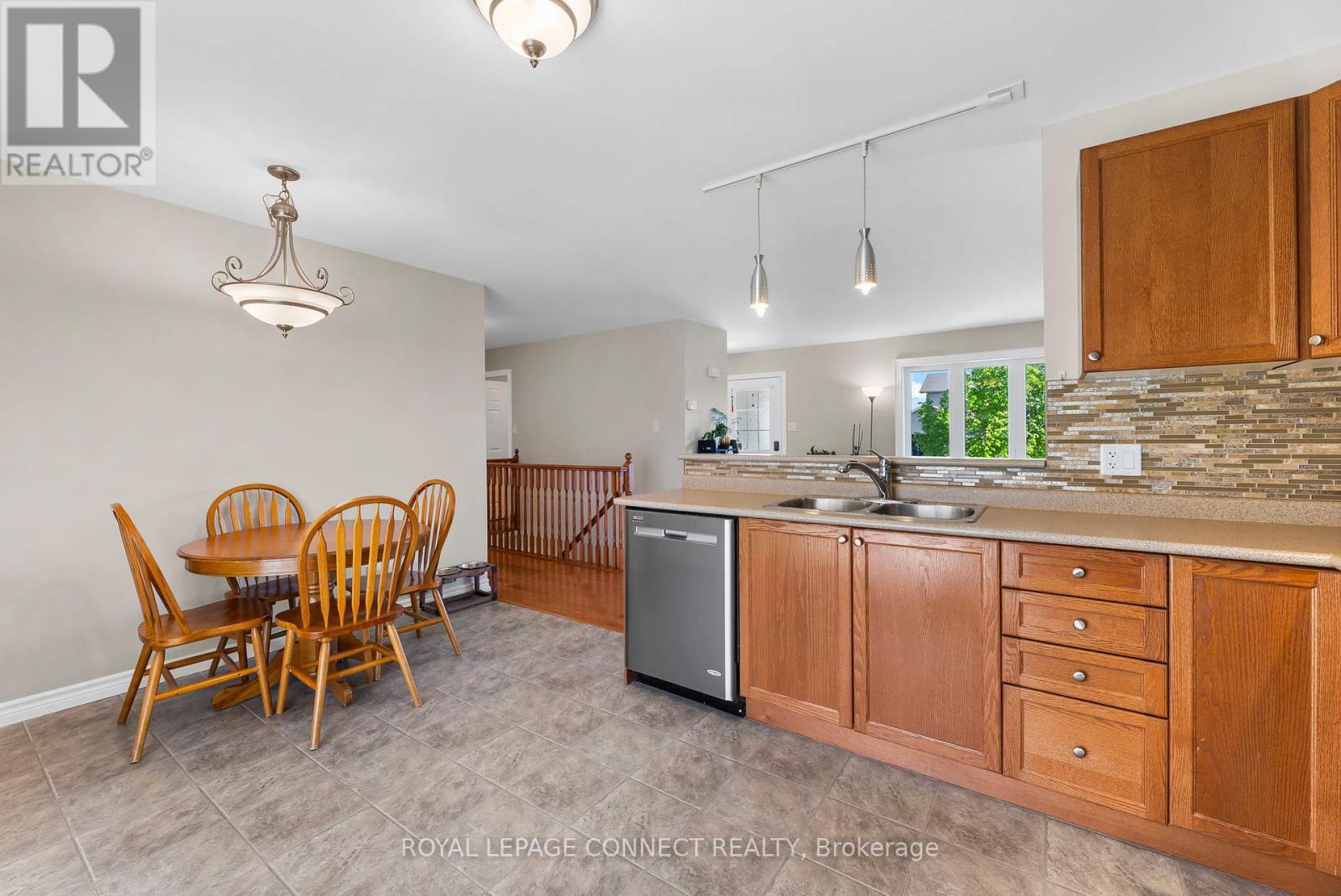 25 Springdale Drive, Kawartha Lakes (Lindsay), Ontario  K9V 4R1 - Photo 10 - X12661964