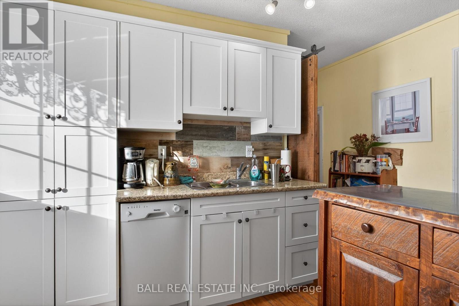 1132 Tara Road, Selwyn, Ontario  K9J 6X2 - Photo 9 - X12662256