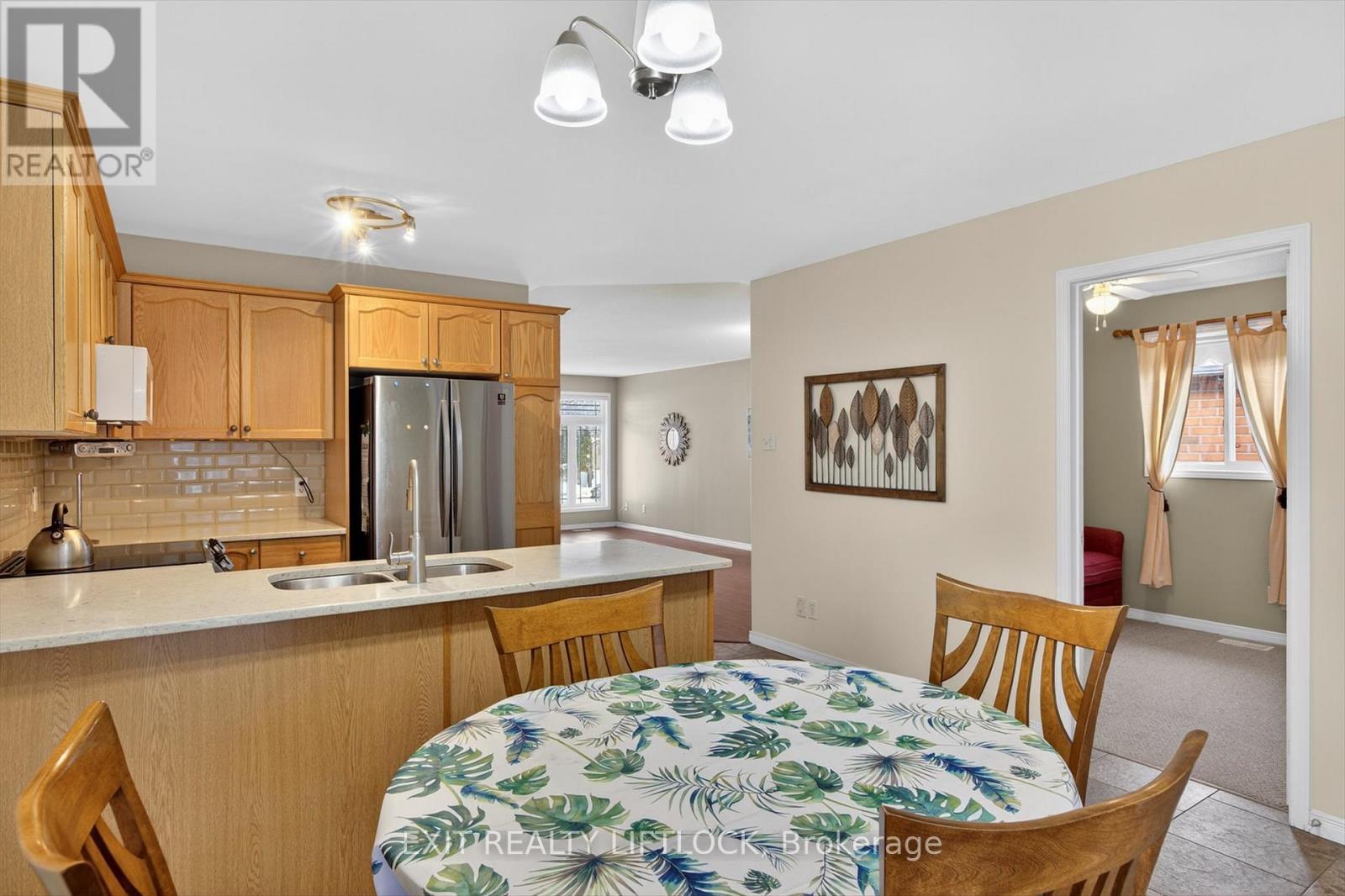 831 Wentworth Street, Peterborough (Otonabee Ward 1), Ontario  K9J 8R7 - Photo 15 - X12662682