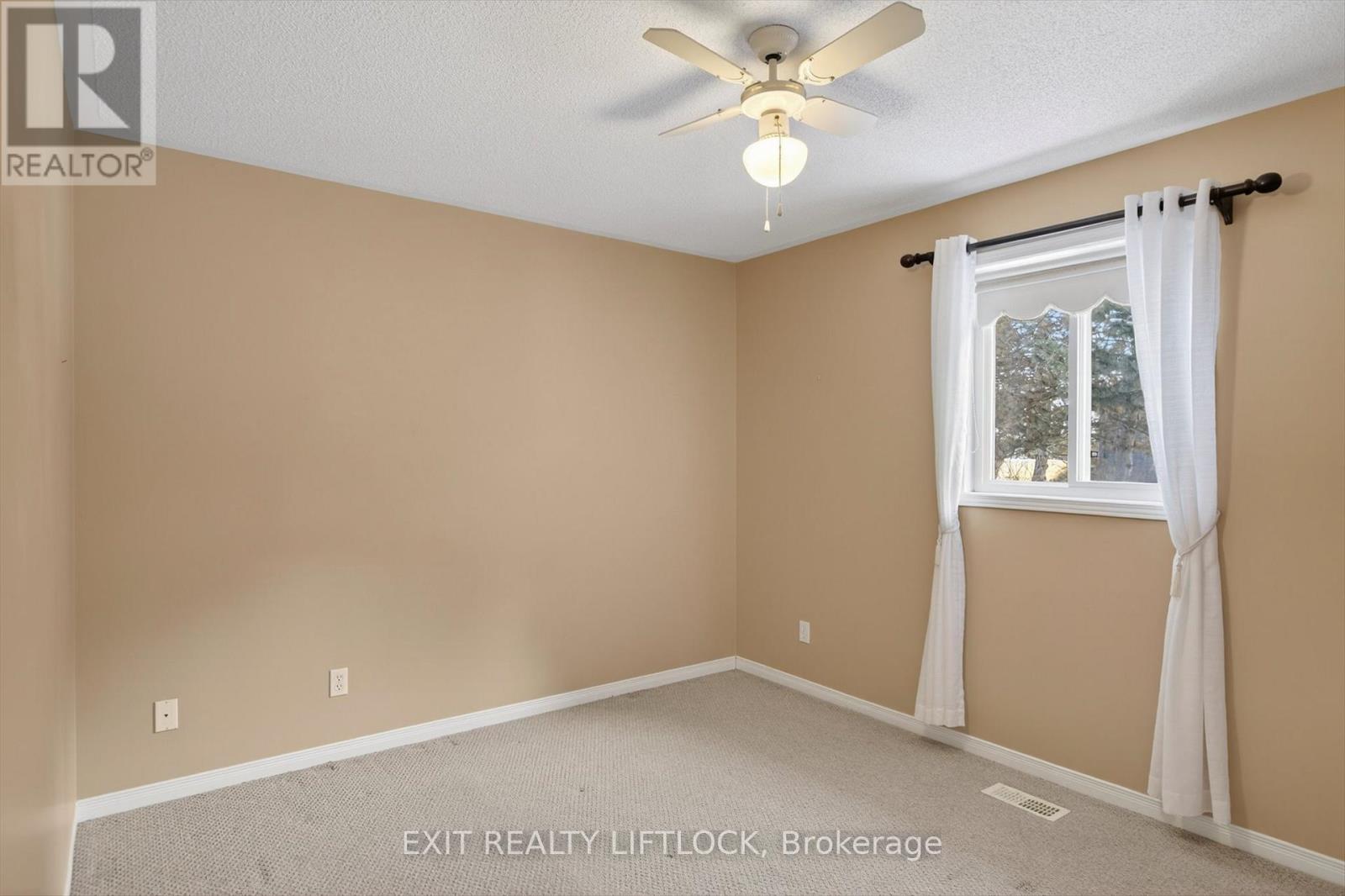 831 Wentworth Street, Peterborough (Otonabee Ward 1), Ontario  K9J 8R7 - Photo 17 - X12662682