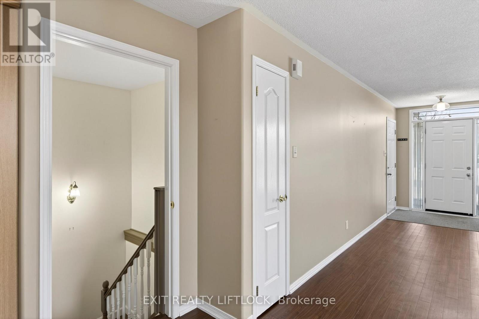 831 Wentworth Street, Peterborough (Otonabee Ward 1), Ontario  K9J 8R7 - Photo 23 - X12662682