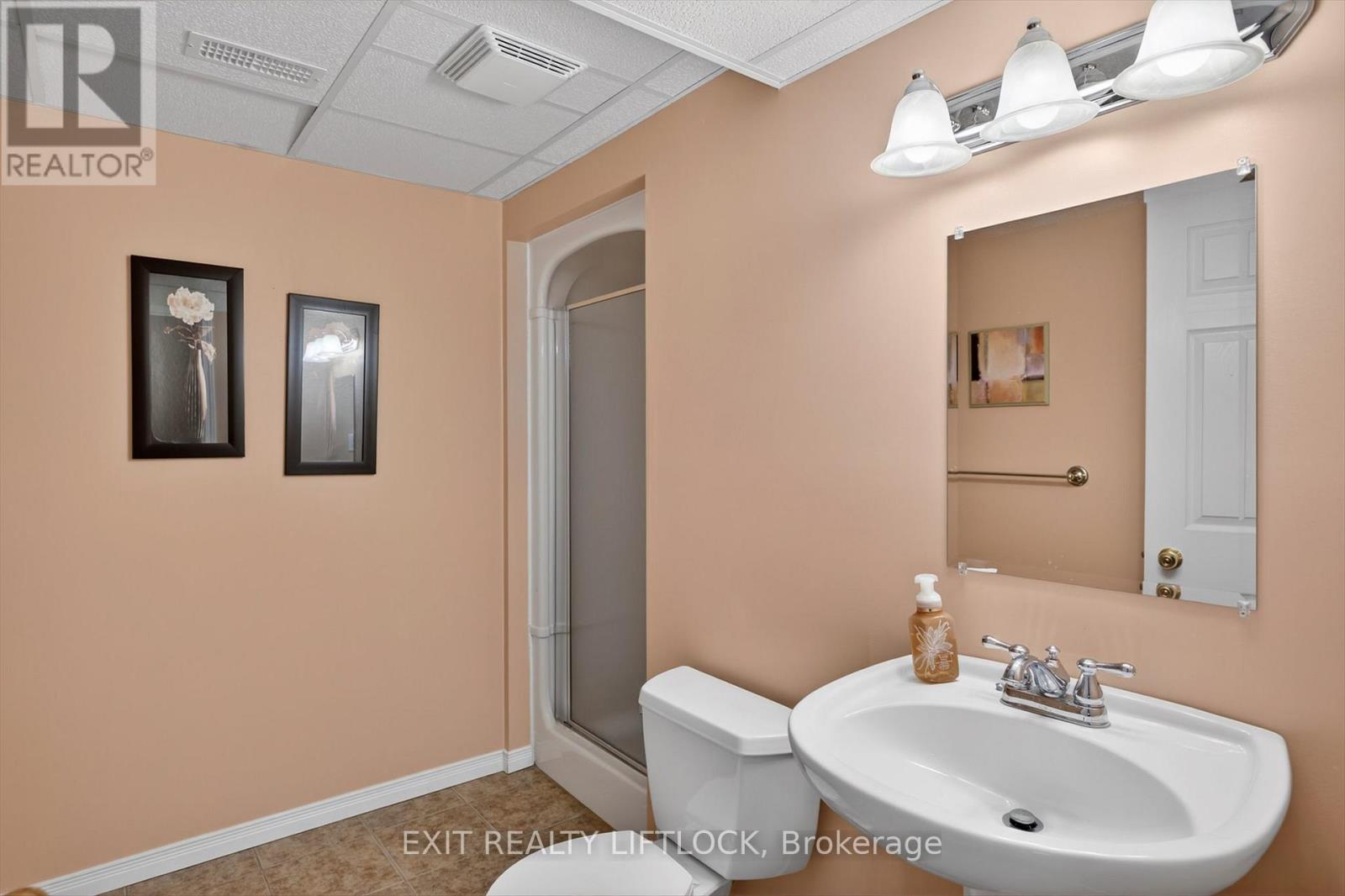 831 Wentworth Street, Peterborough (Otonabee Ward 1), Ontario  K9J 8R7 - Photo 28 - X12662682