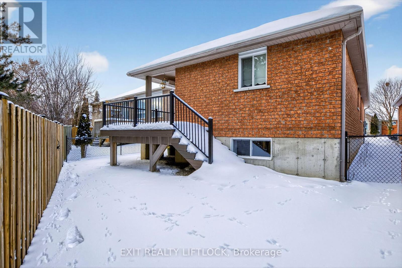 831 Wentworth Street, Peterborough (Otonabee Ward 1), Ontario  K9J 8R7 - Photo 35 - X12662682