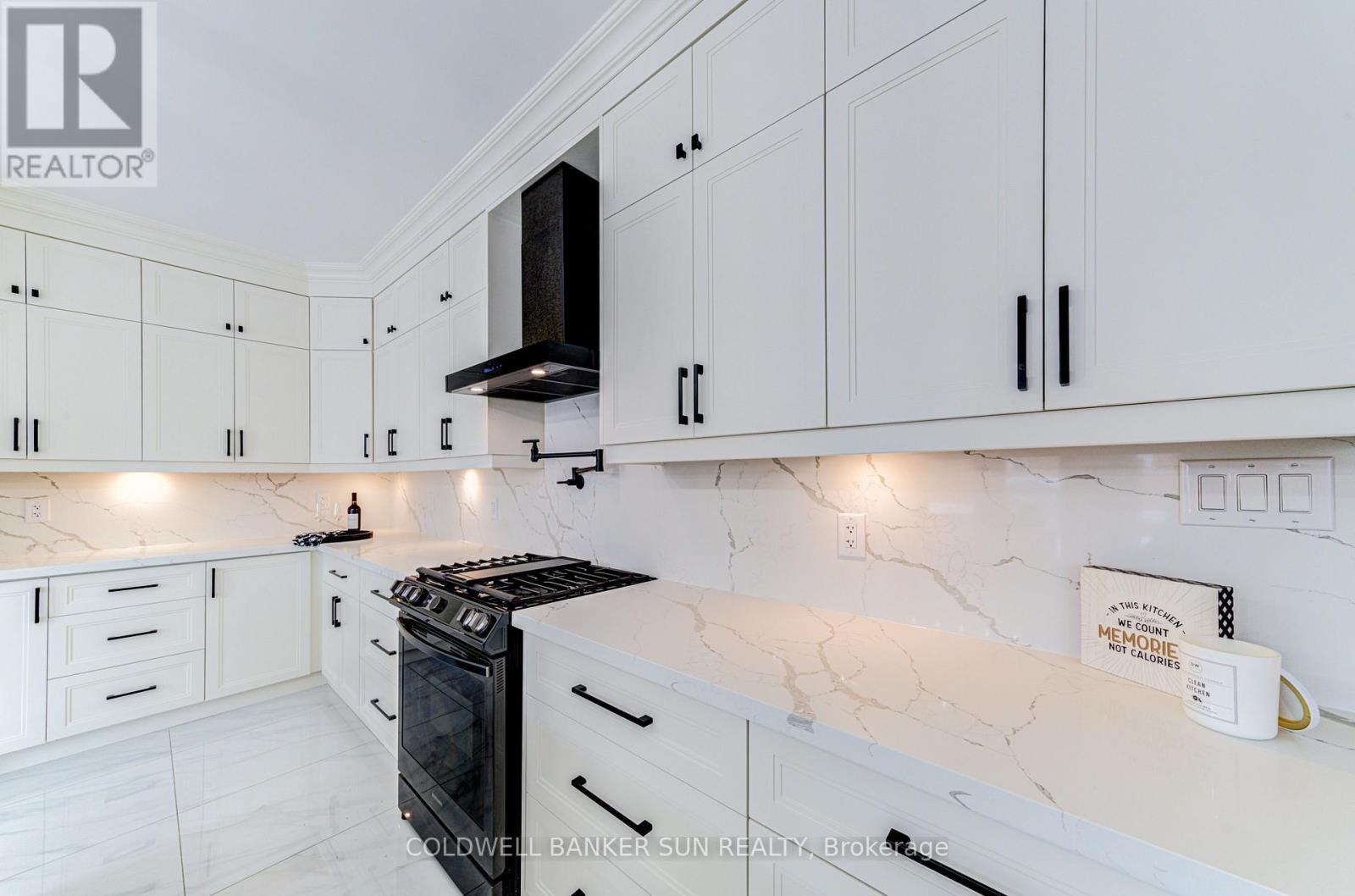 33 Ellis Crescent, Kawartha Lakes (Lindsay), Ontario  K9V 0A5 - Photo 18 - X12662838