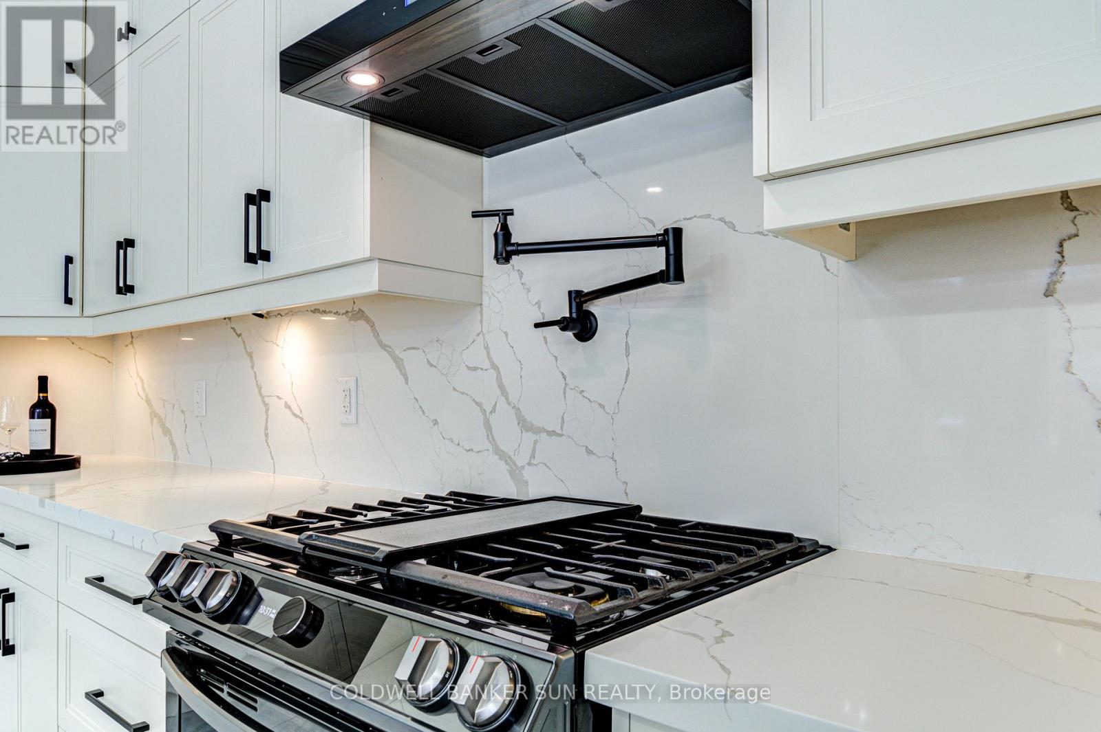 33 Ellis Crescent, Kawartha Lakes (Lindsay), Ontario  K9V 0A5 - Photo 19 - X12662838