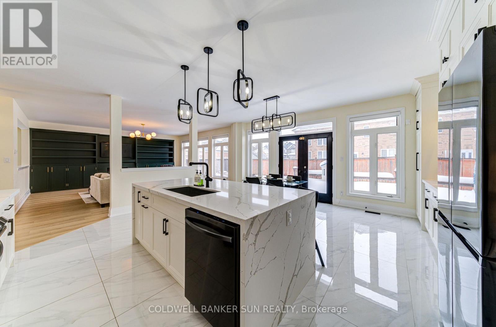 33 Ellis Crescent, Kawartha Lakes (Lindsay), Ontario  K9V 0A5 - Photo 22 - X12662838