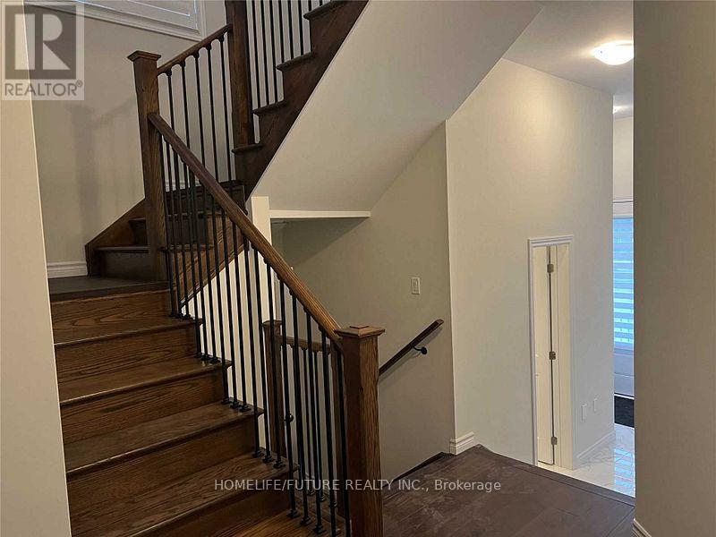 528 Clayton Avenue, Peterborough (Monaghan Ward 2), Ontario  K9K 0H8 - Photo 3 - X12662954