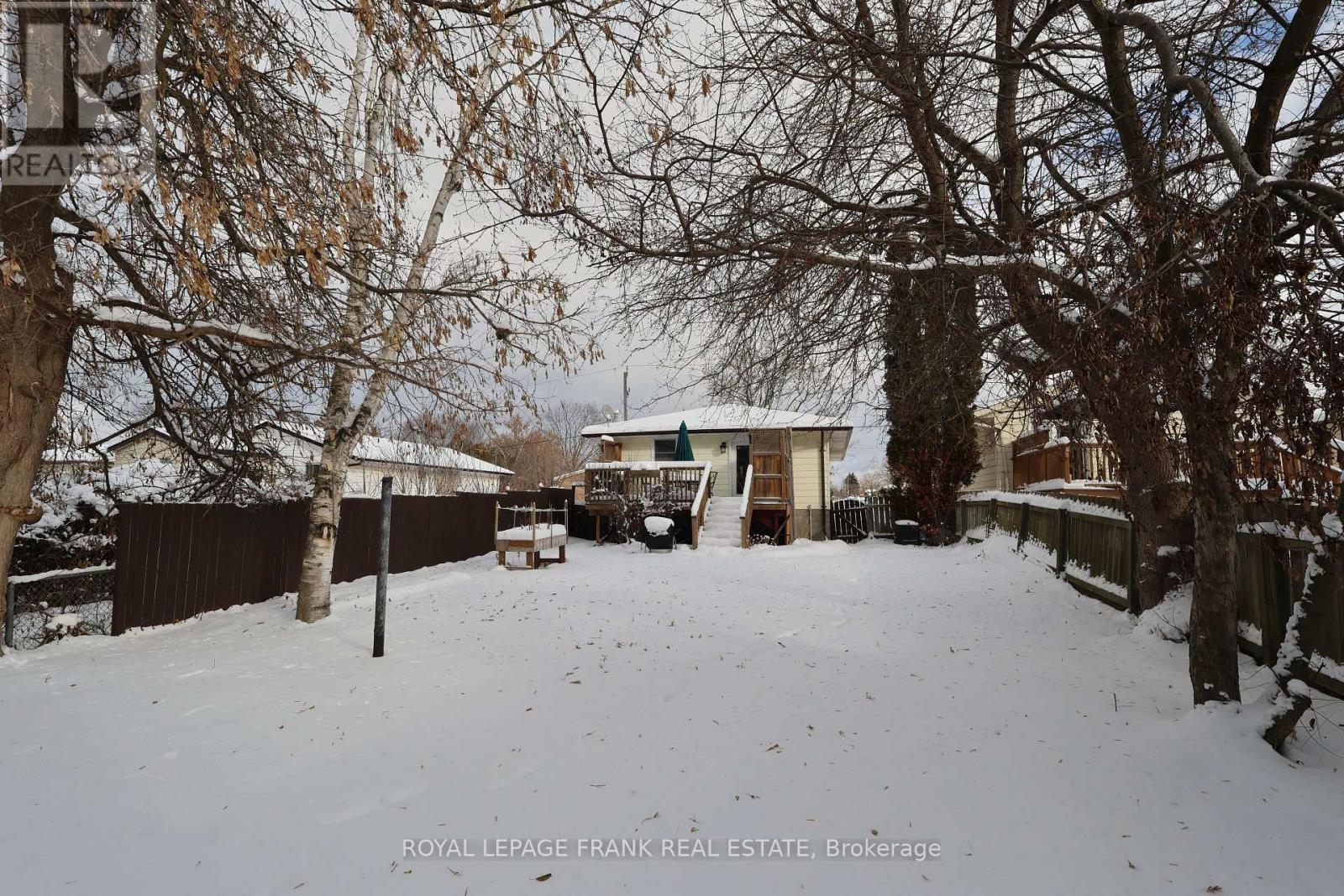 393 Southpark Drive, Peterborough (Ashburnham Ward 4), Ontario  K9J 1C1 - Photo 2 - X12663782