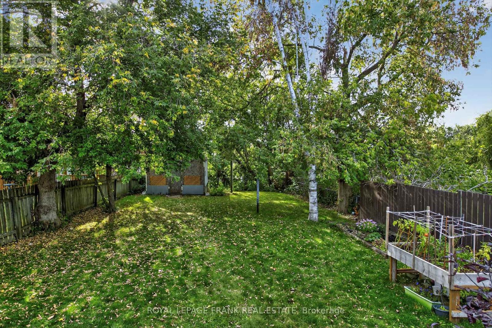 393 Southpark Drive, Peterborough (Ashburnham Ward 4), Ontario  K9J 1C1 - Photo 32 - X12663782