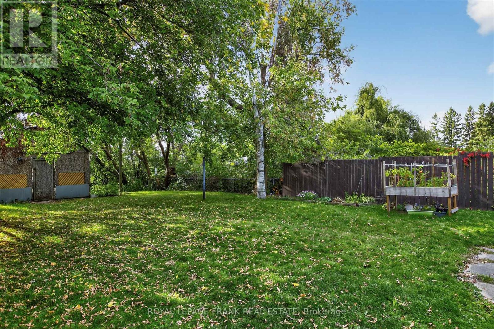 393 Southpark Drive, Peterborough (Ashburnham Ward 4), Ontario  K9J 1C1 - Photo 33 - X12663782