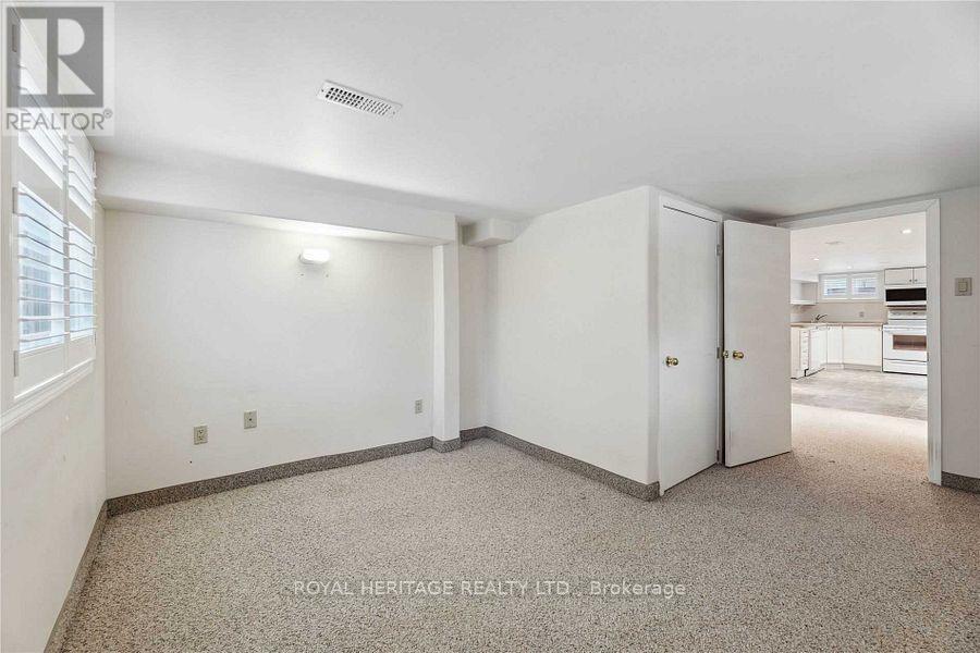 115 Albert Street N, Kawartha Lakes (Lindsay), Ontario  K9V 4K6 - Photo 10 - X12664840