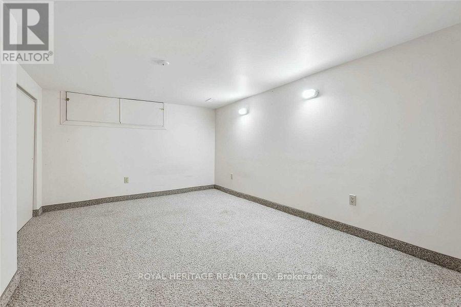 115 Albert Street N, Kawartha Lakes (Lindsay), Ontario  K9V 4K6 - Photo 12 - X12664840