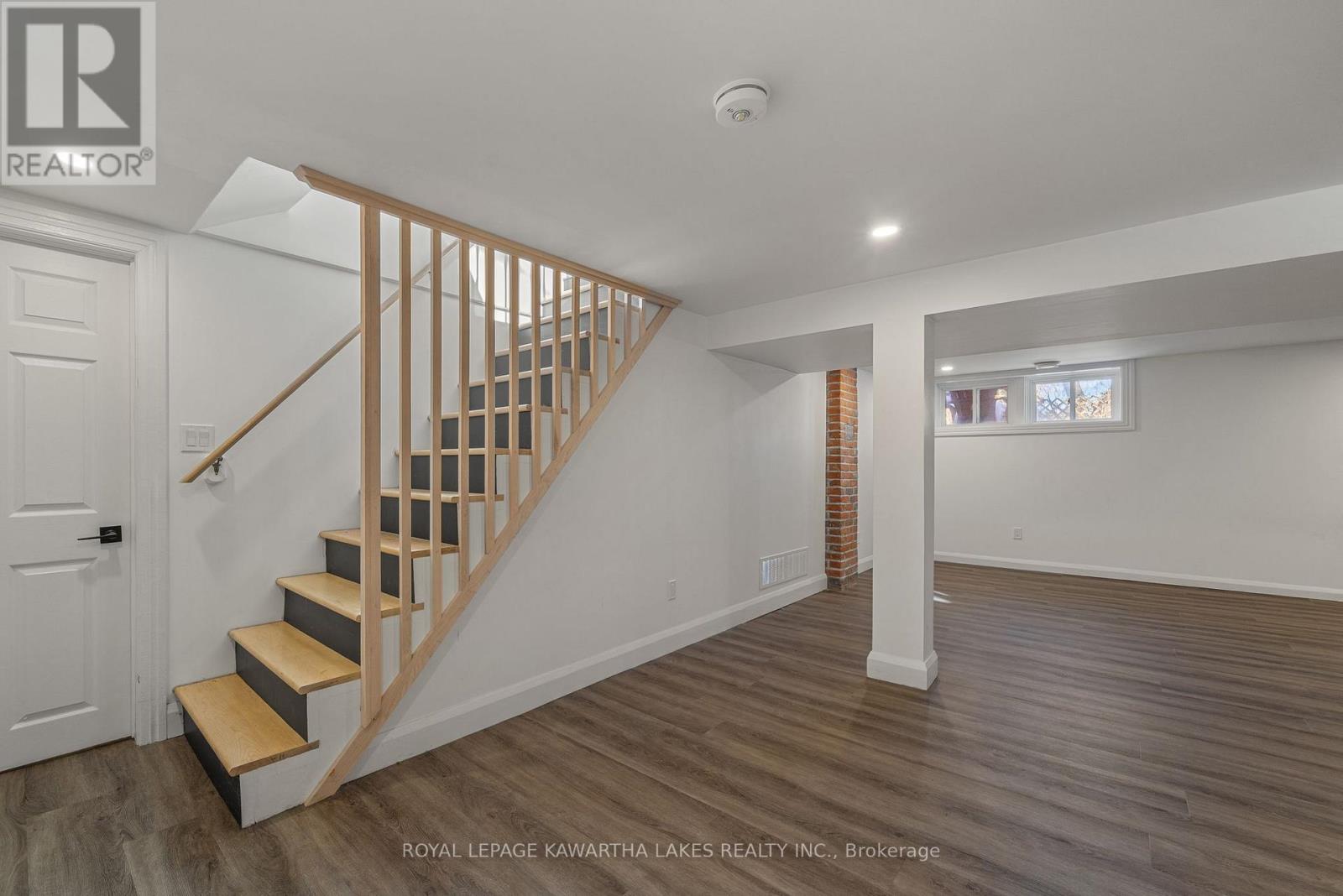 22 Albert Street N, Kawartha Lakes (Lindsay), Ontario  K9V 4J2 - Photo 38 - X12665144