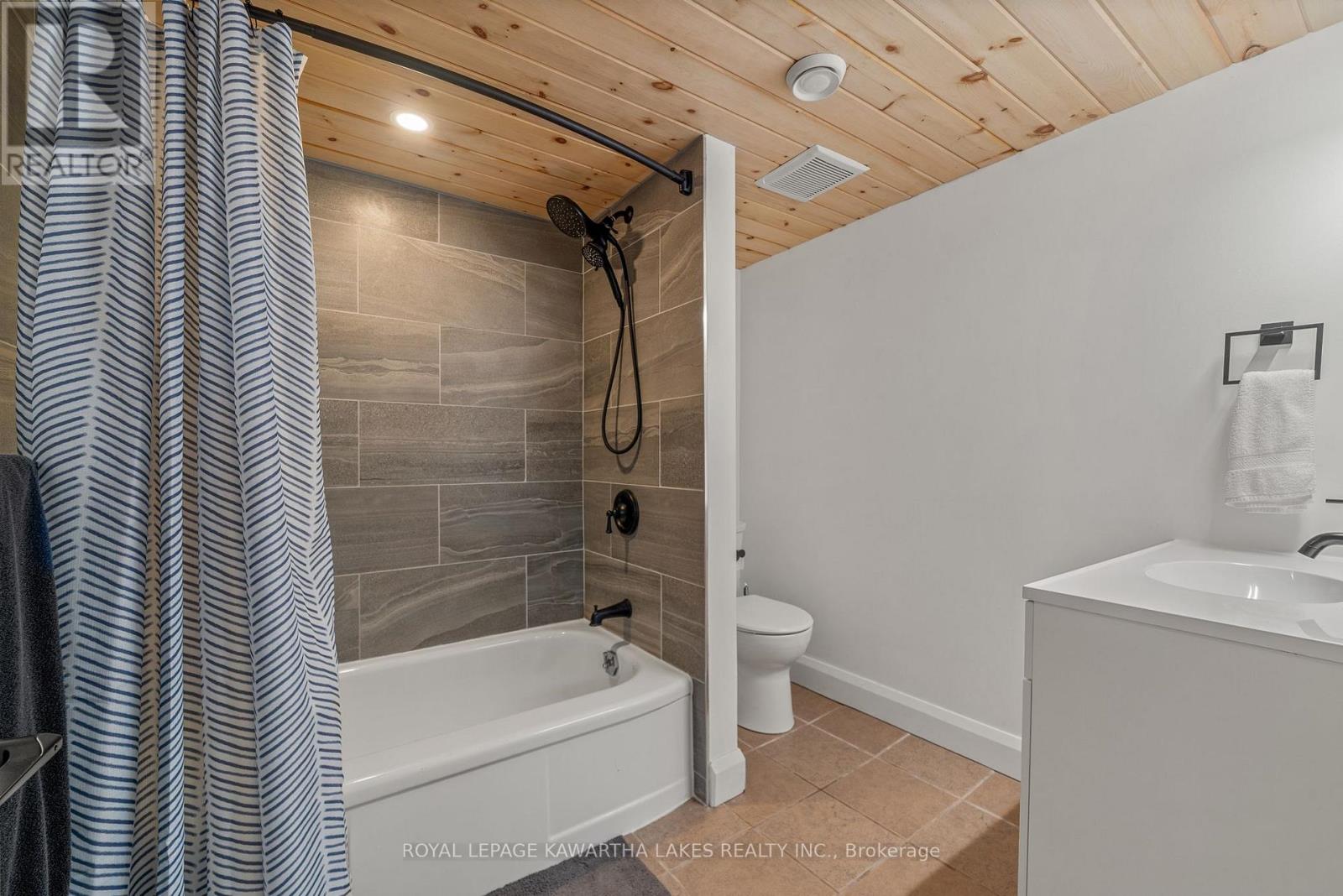 22 Albert Street N, Kawartha Lakes (Lindsay), Ontario  K9V 4J2 - Photo 39 - X12665144