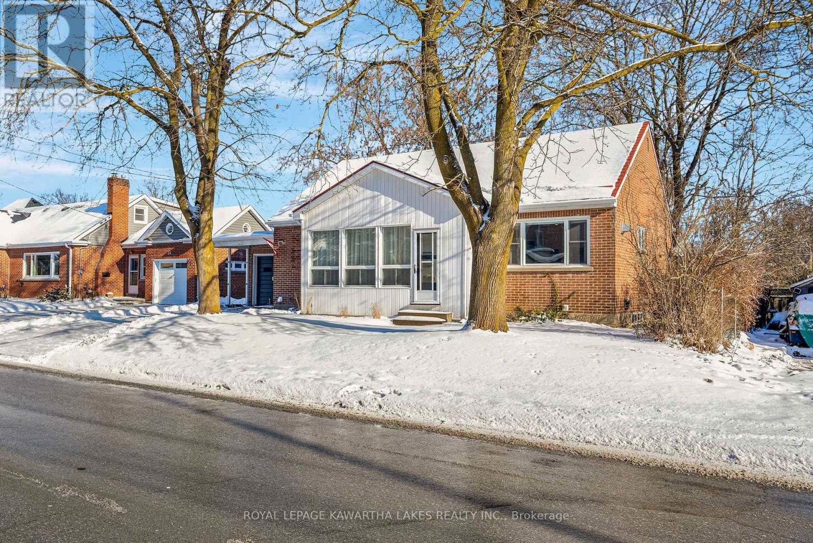 22 Albert Street N, Kawartha Lakes (Lindsay), Ontario  K9V 4J2 - Photo 9 - X12665144