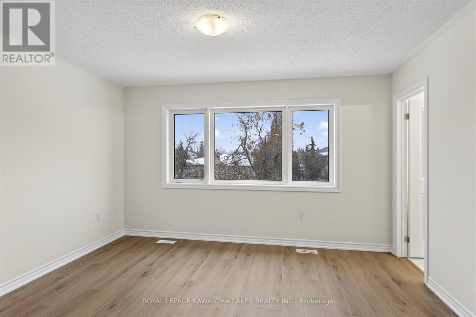 71 Watts Mew, Kawartha Lakes (Lindsay), Ontario  K9V 0T3 - Photo 24 - X12665320