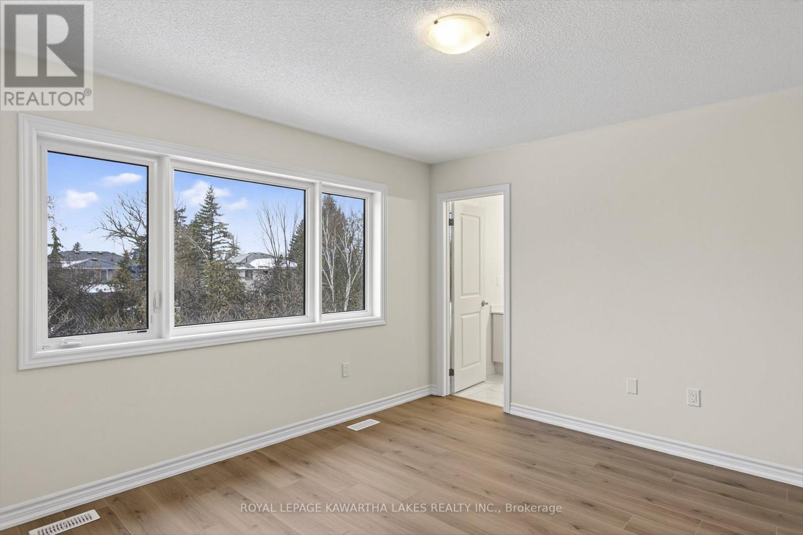 71 Watts Mew, Kawartha Lakes (Lindsay), Ontario  K9V 0T3 - Photo 25 - X12665320