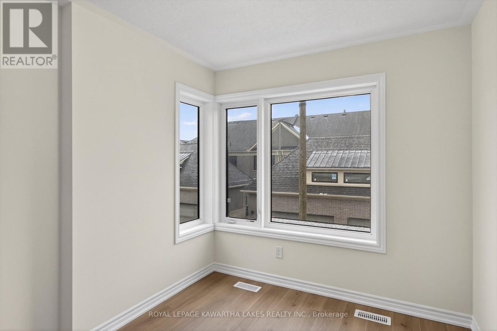 71 Watts Mew, Kawartha Lakes (Lindsay), Ontario  K9V 0T3 - Photo 33 - X12665320