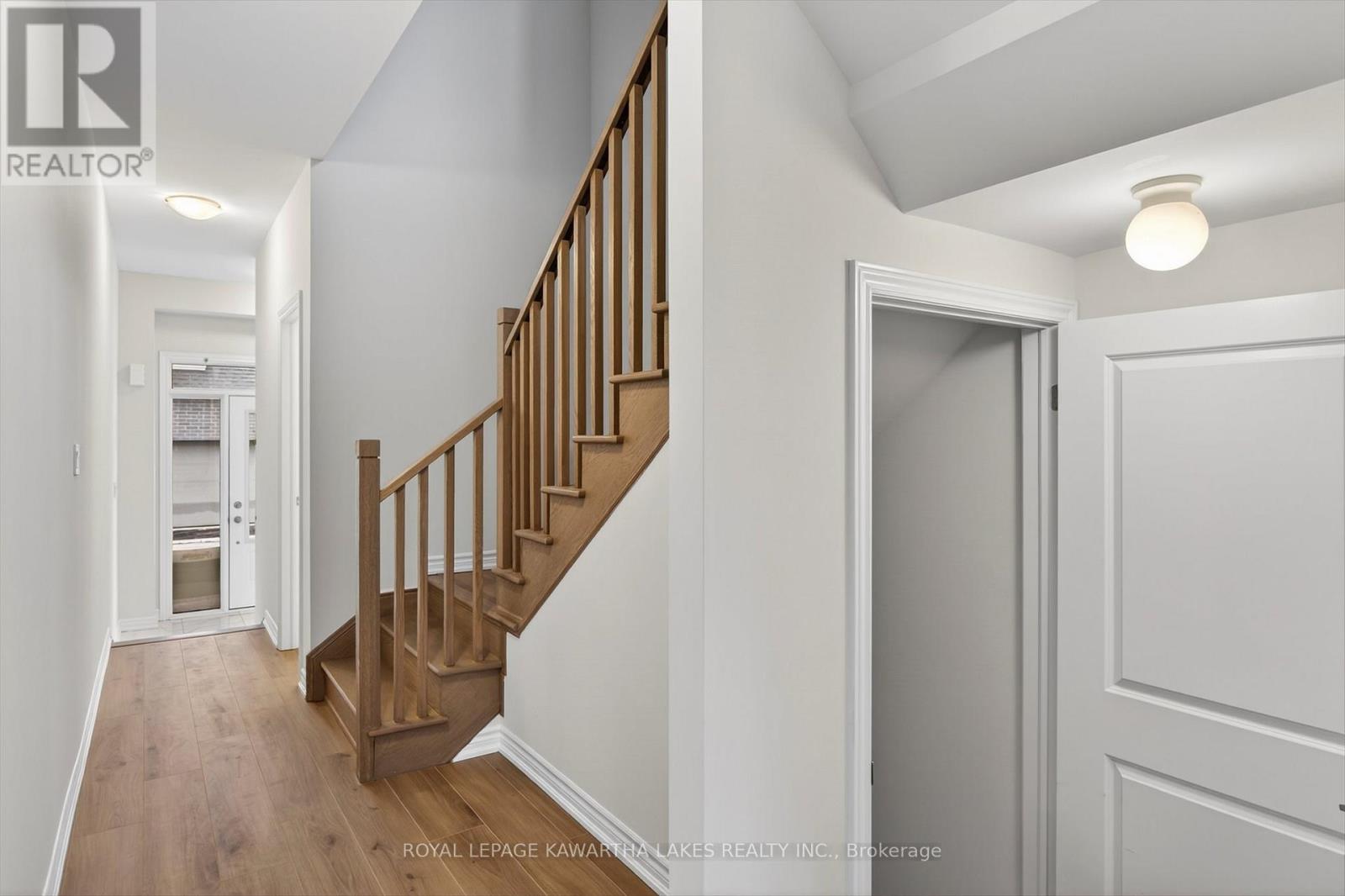 71 Watts Mew, Kawartha Lakes (Lindsay), Ontario  K9V 0T3 - Photo 36 - X12665320