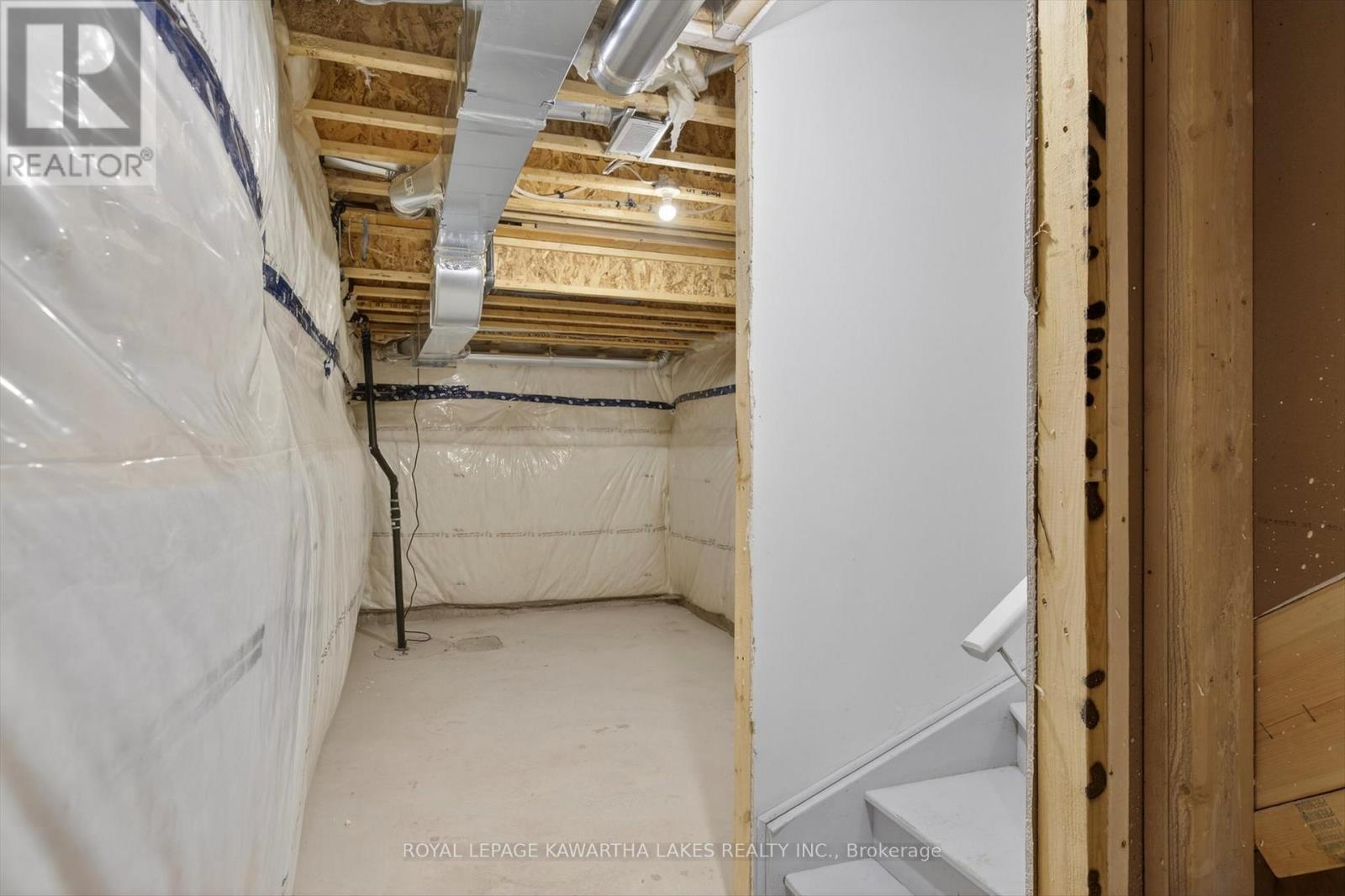 71 Watts Mew, Kawartha Lakes (Lindsay), Ontario  K9V 0T3 - Photo 37 - X12665320