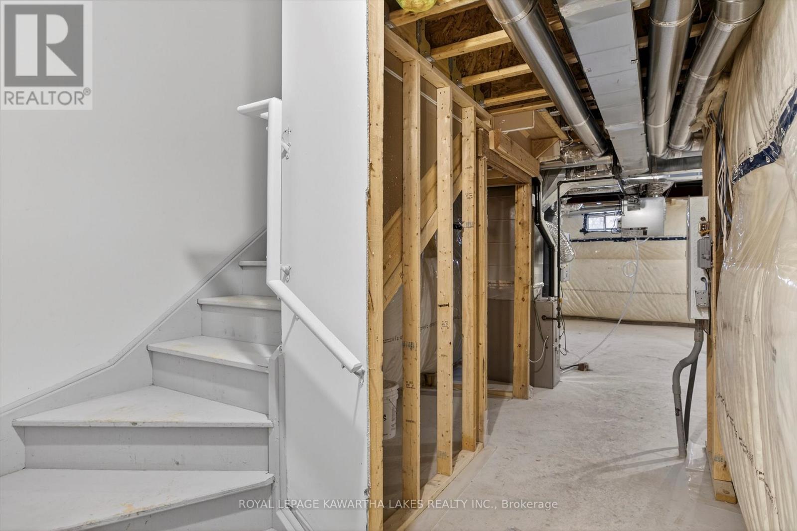 71 Watts Mew, Kawartha Lakes (Lindsay), Ontario  K9V 0T3 - Photo 38 - X12665320