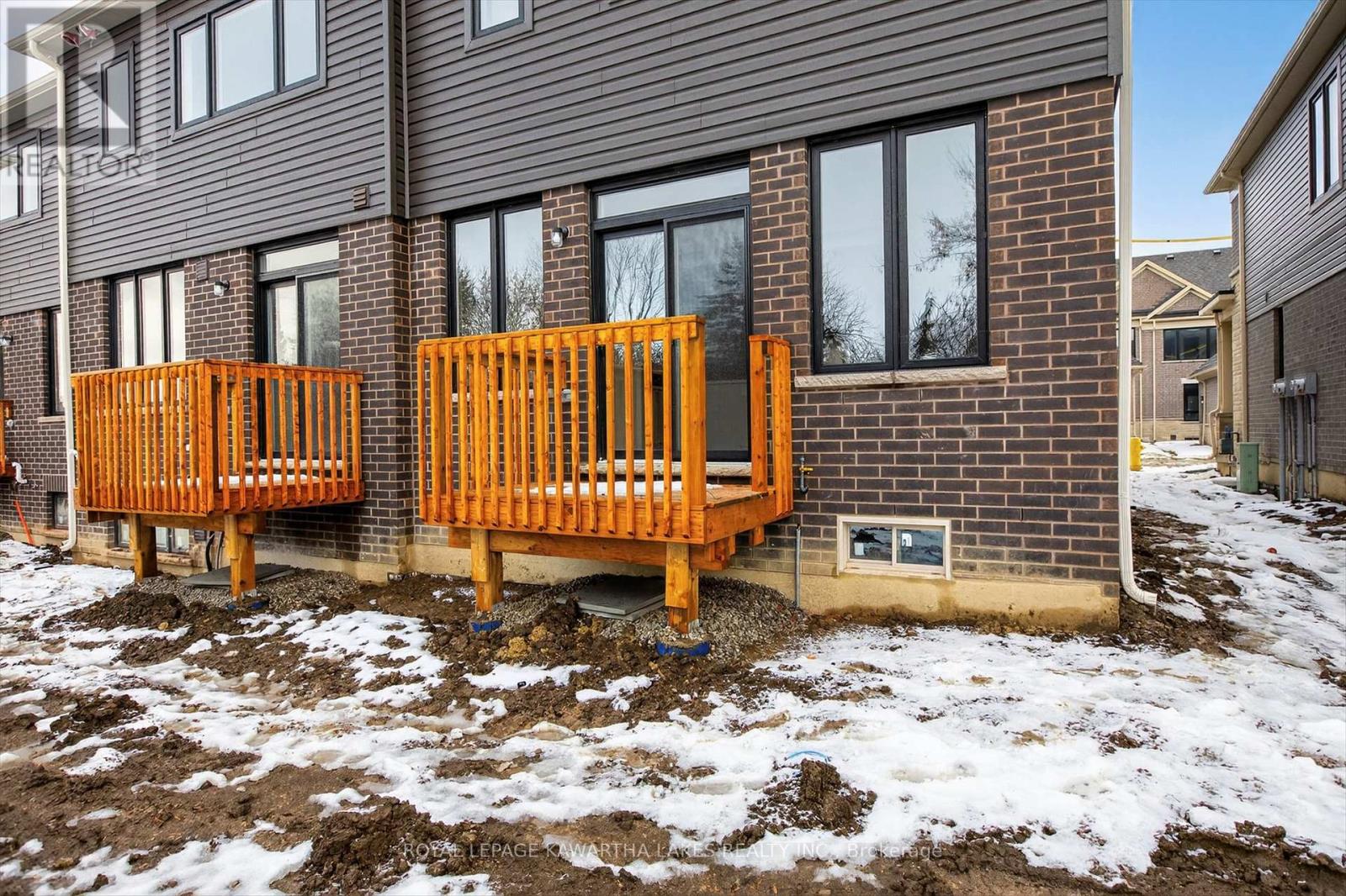 71 Watts Mew, Kawartha Lakes (Lindsay), Ontario  K9V 0T3 - Photo 46 - X12665320