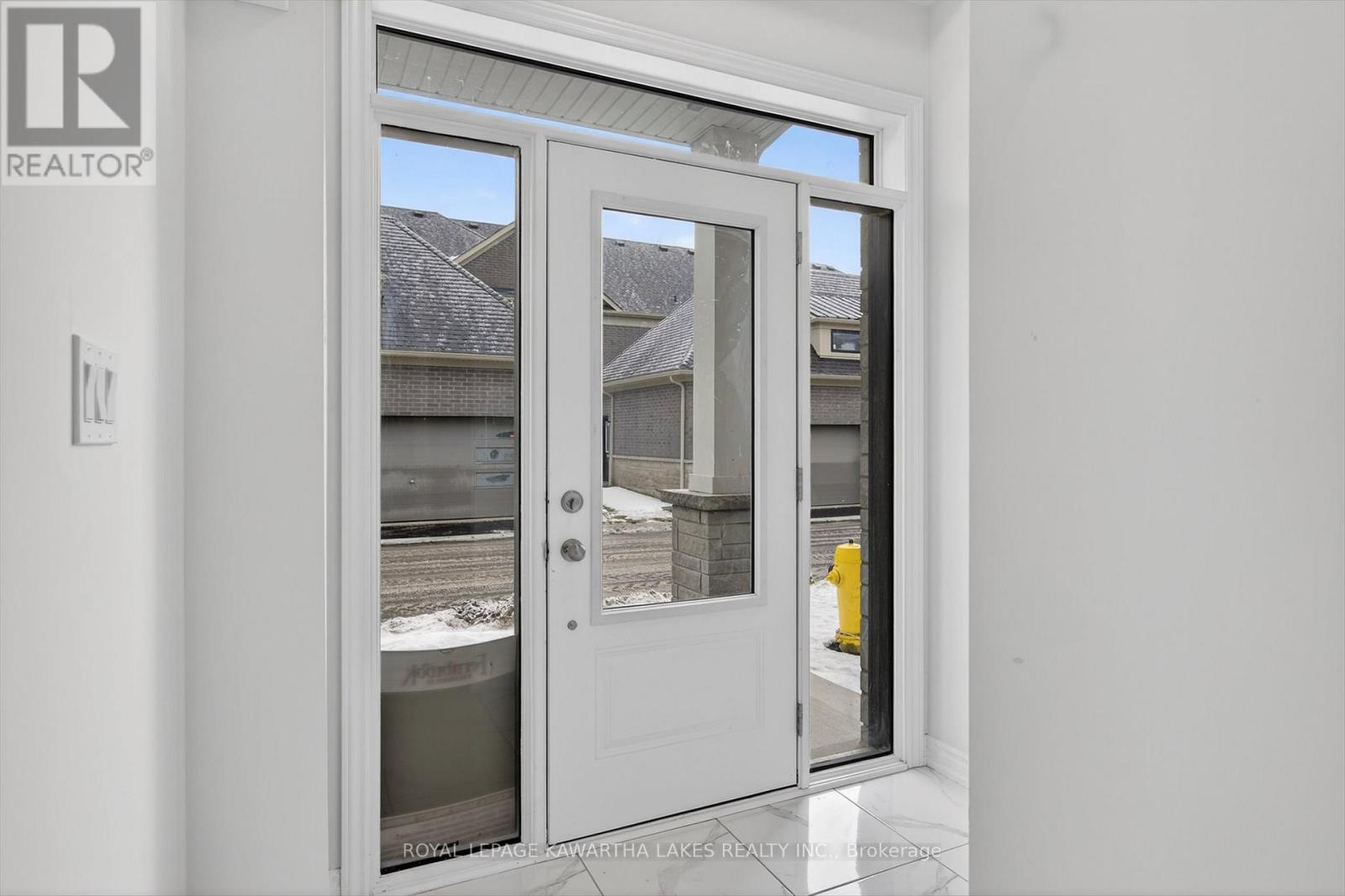 71 Watts Mew, Kawartha Lakes (Lindsay), Ontario  K9V 0T3 - Photo 6 - X12665320