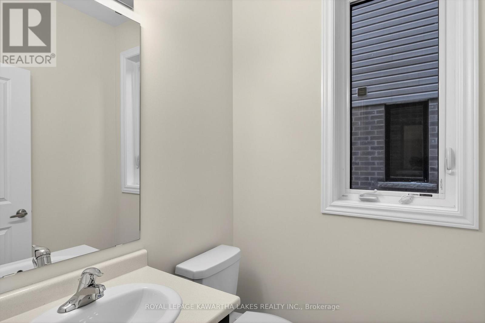 71 Watts Mew, Kawartha Lakes (Lindsay), Ontario  K9V 0T3 - Photo 7 - X12665320