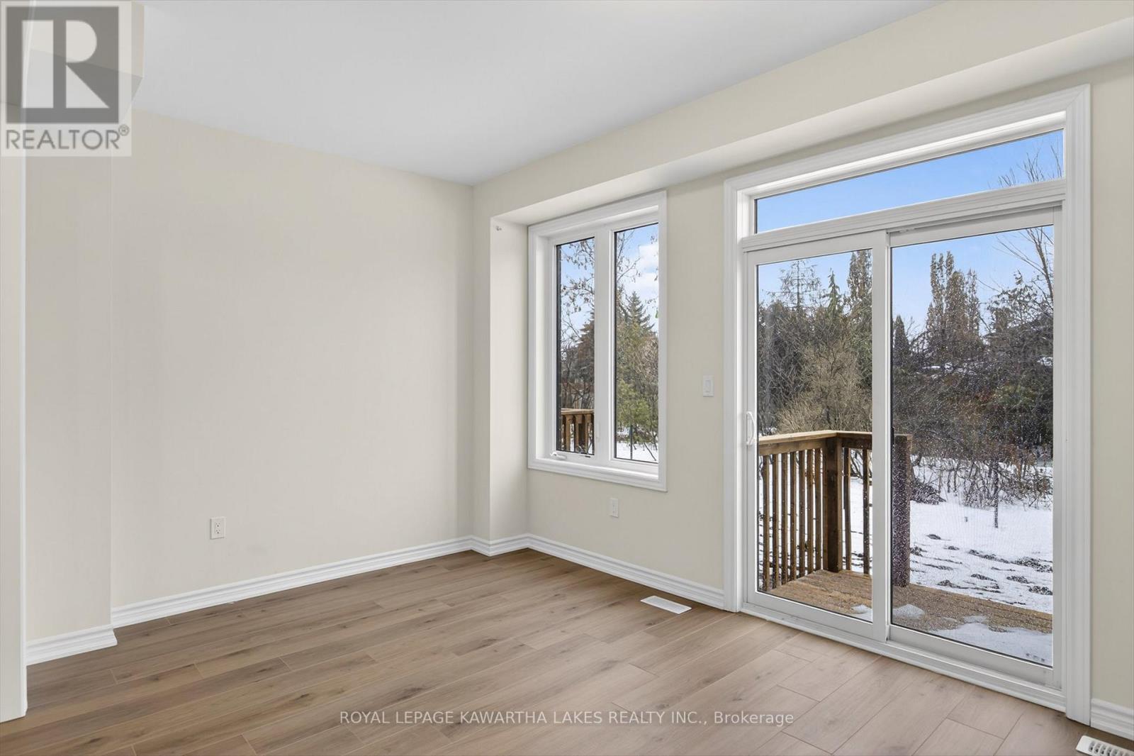 77 Watts Mew, Kawartha Lakes (Lindsay), Ontario  K9V 0T3 - Photo 14 - X12665344