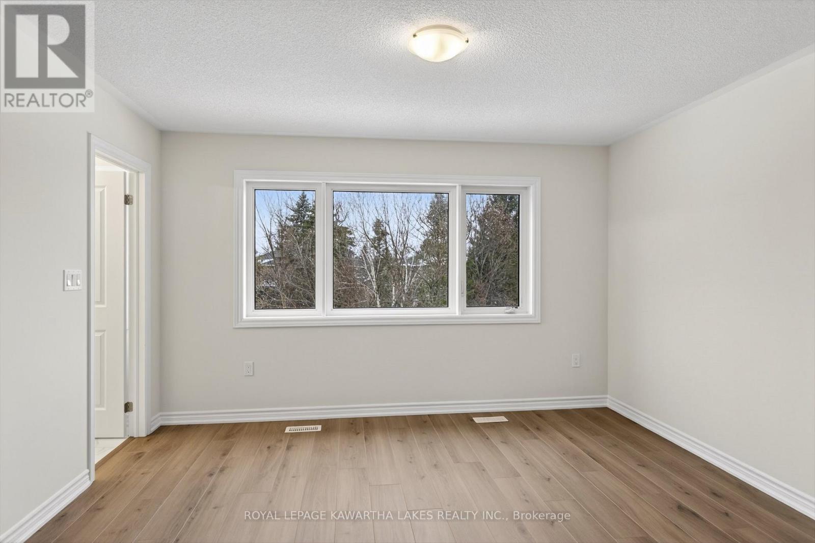 77 Watts Mew, Kawartha Lakes (Lindsay), Ontario  K9V 0T3 - Photo 25 - X12665344