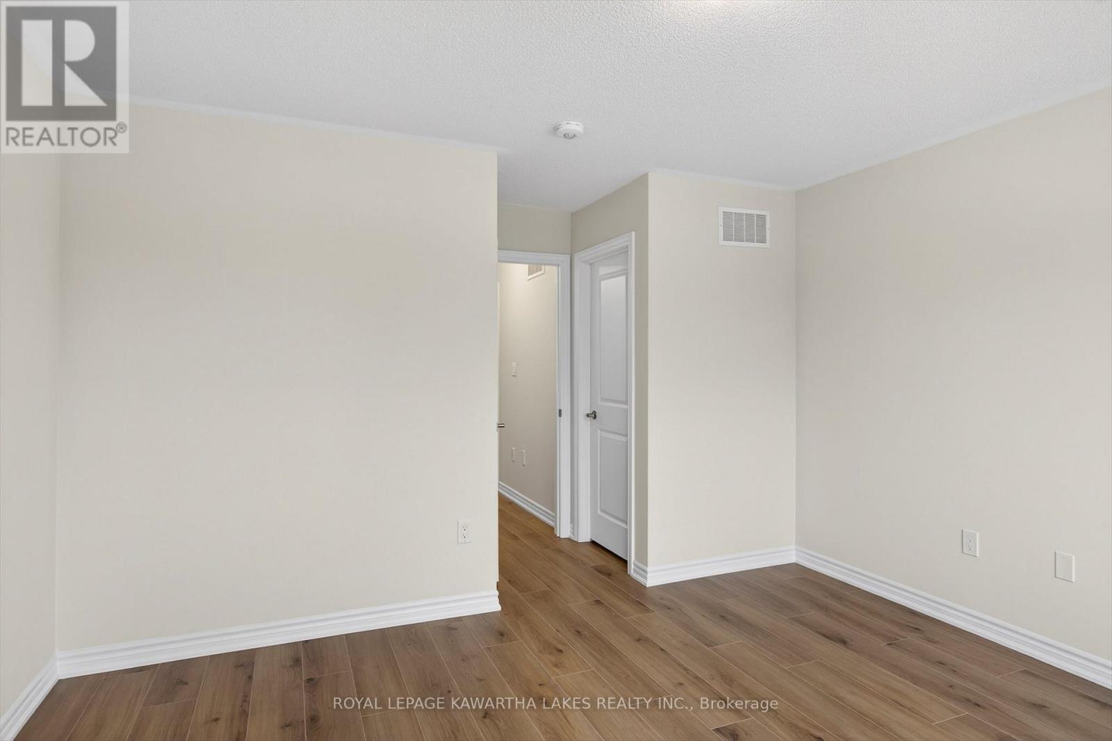 77 Watts Mew, Kawartha Lakes (Lindsay), Ontario  K9V 0T3 - Photo 27 - X12665344