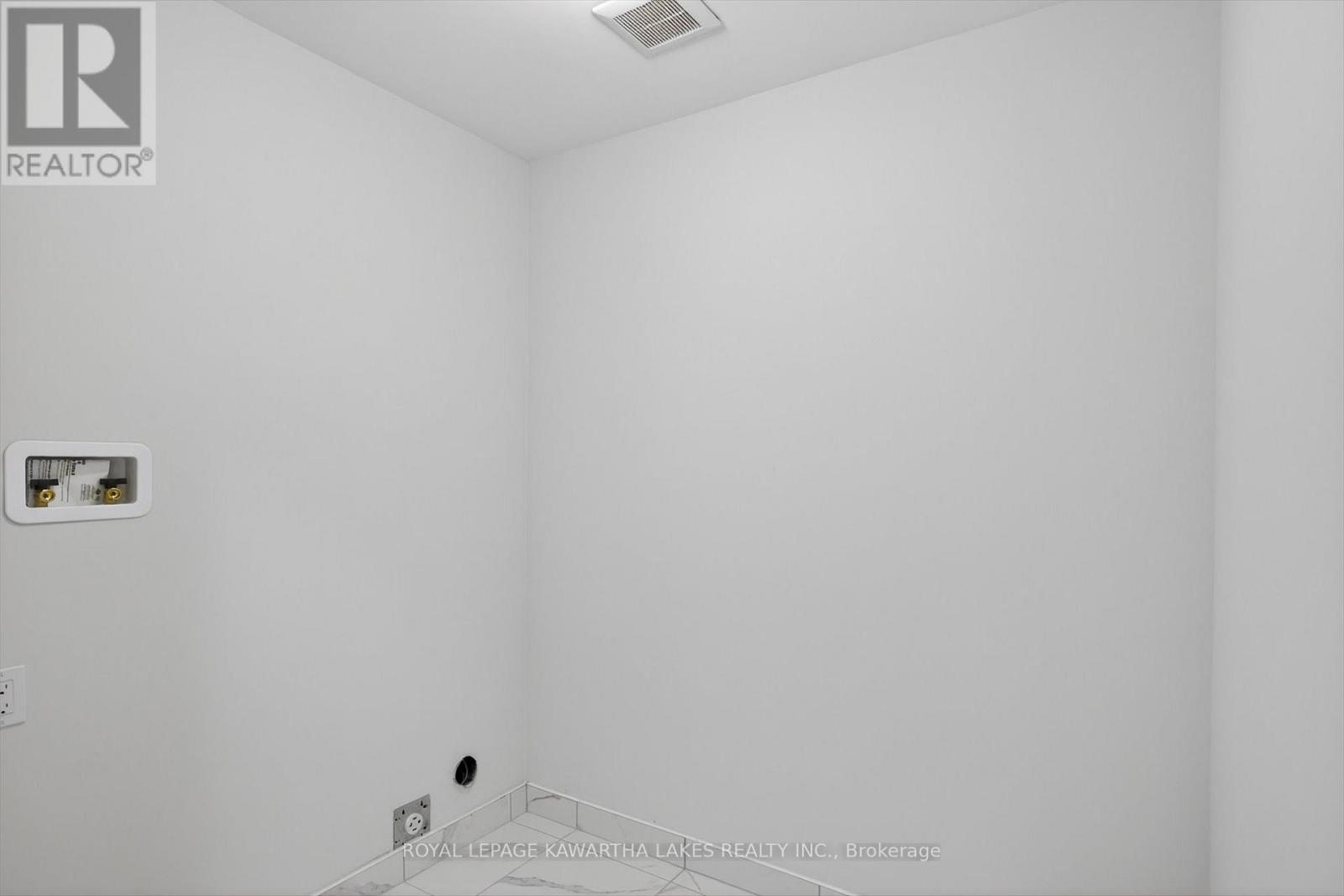 77 Watts Mew, Kawartha Lakes (Lindsay), Ontario  K9V 0T3 - Photo 35 - X12665344