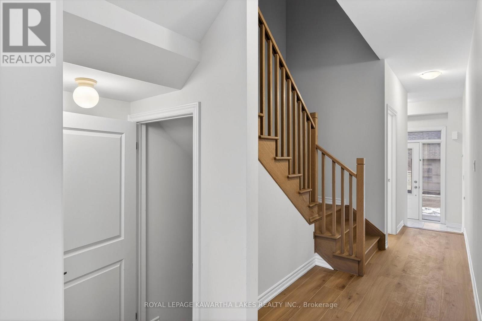 77 Watts Mew, Kawartha Lakes (Lindsay), Ontario  K9V 0T3 - Photo 36 - X12665344