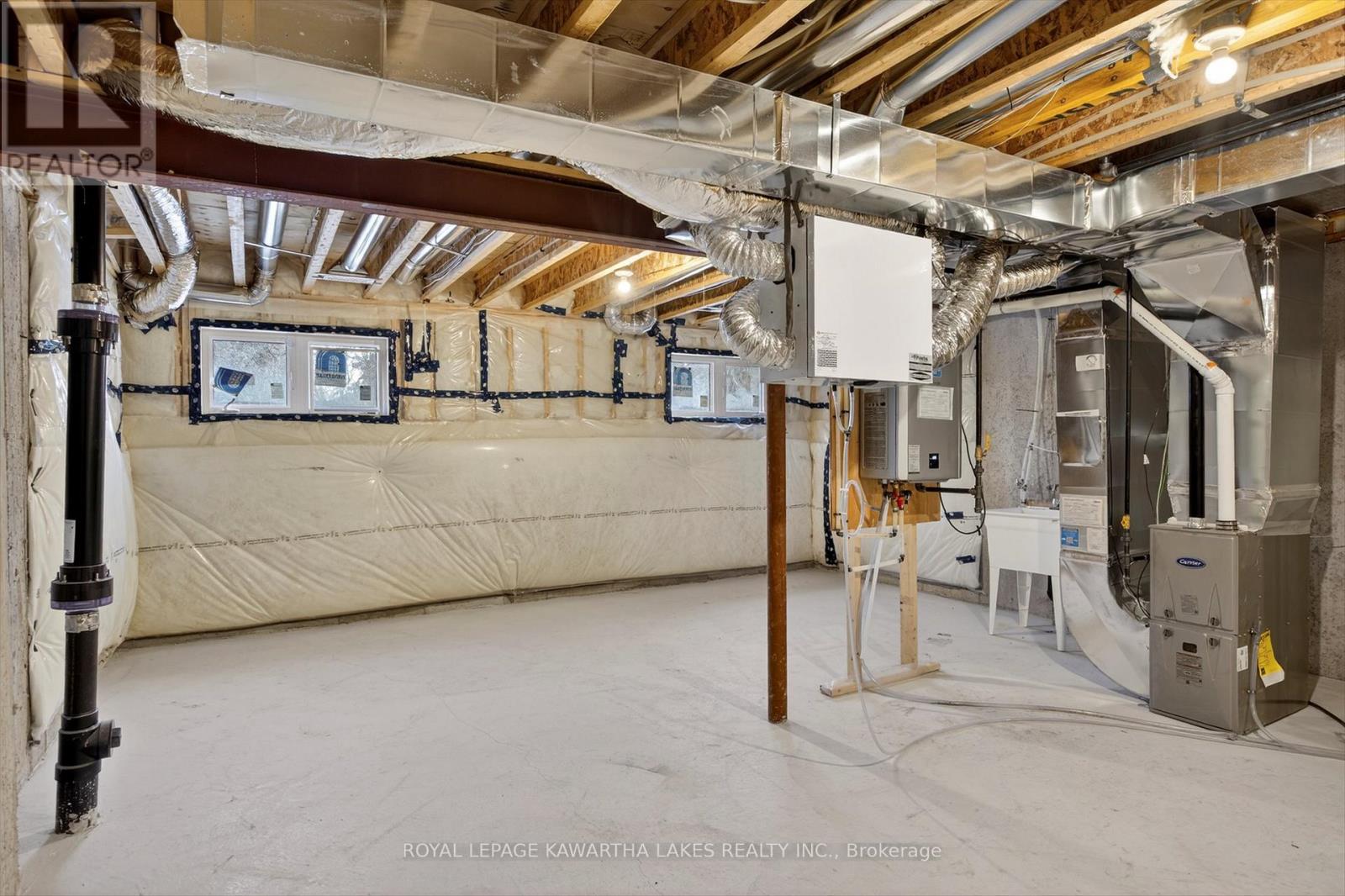 77 Watts Mew, Kawartha Lakes (Lindsay), Ontario  K9V 0T3 - Photo 39 - X12665344