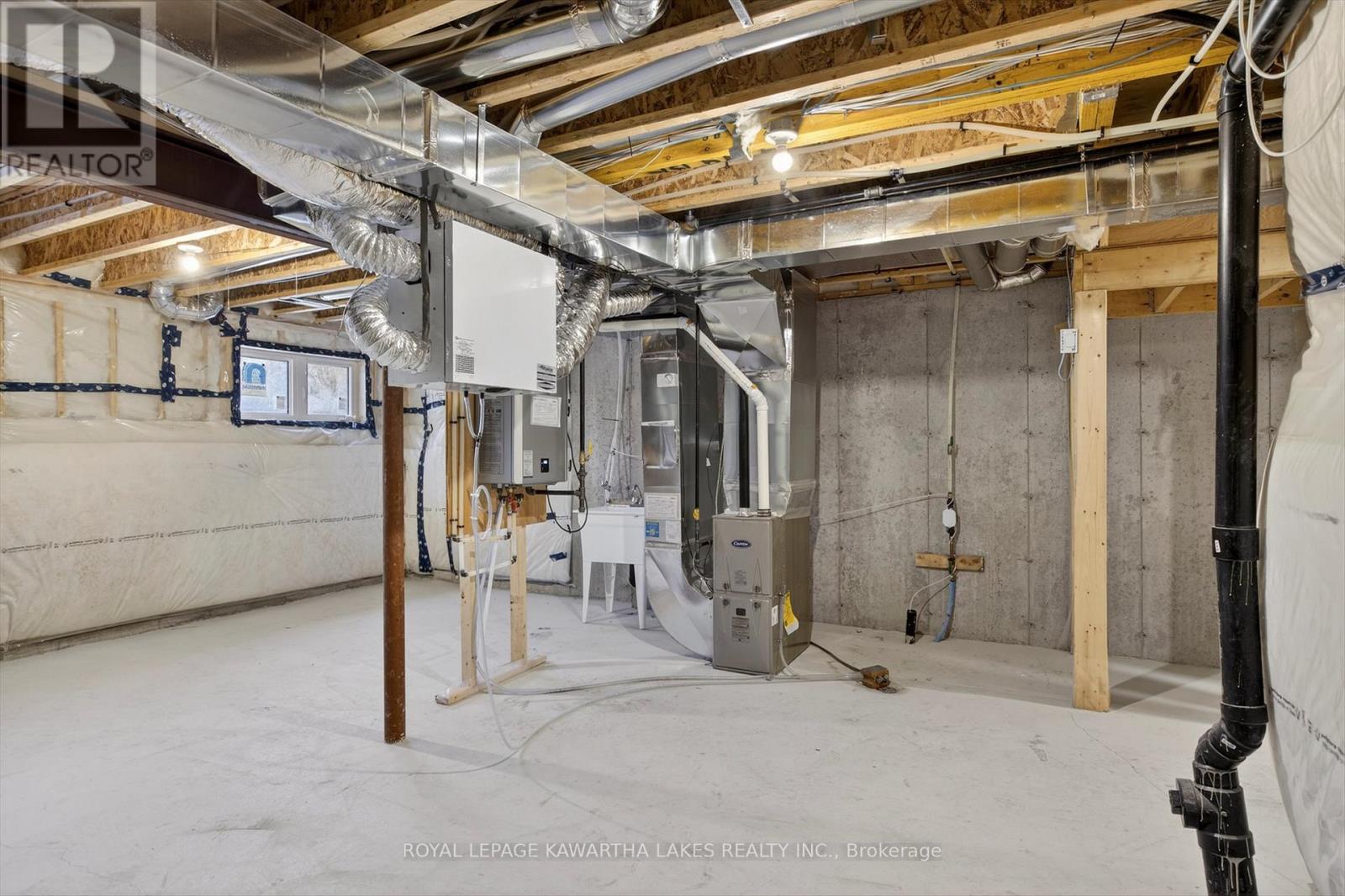 77 Watts Mew, Kawartha Lakes (Lindsay), Ontario  K9V 0T3 - Photo 40 - X12665344